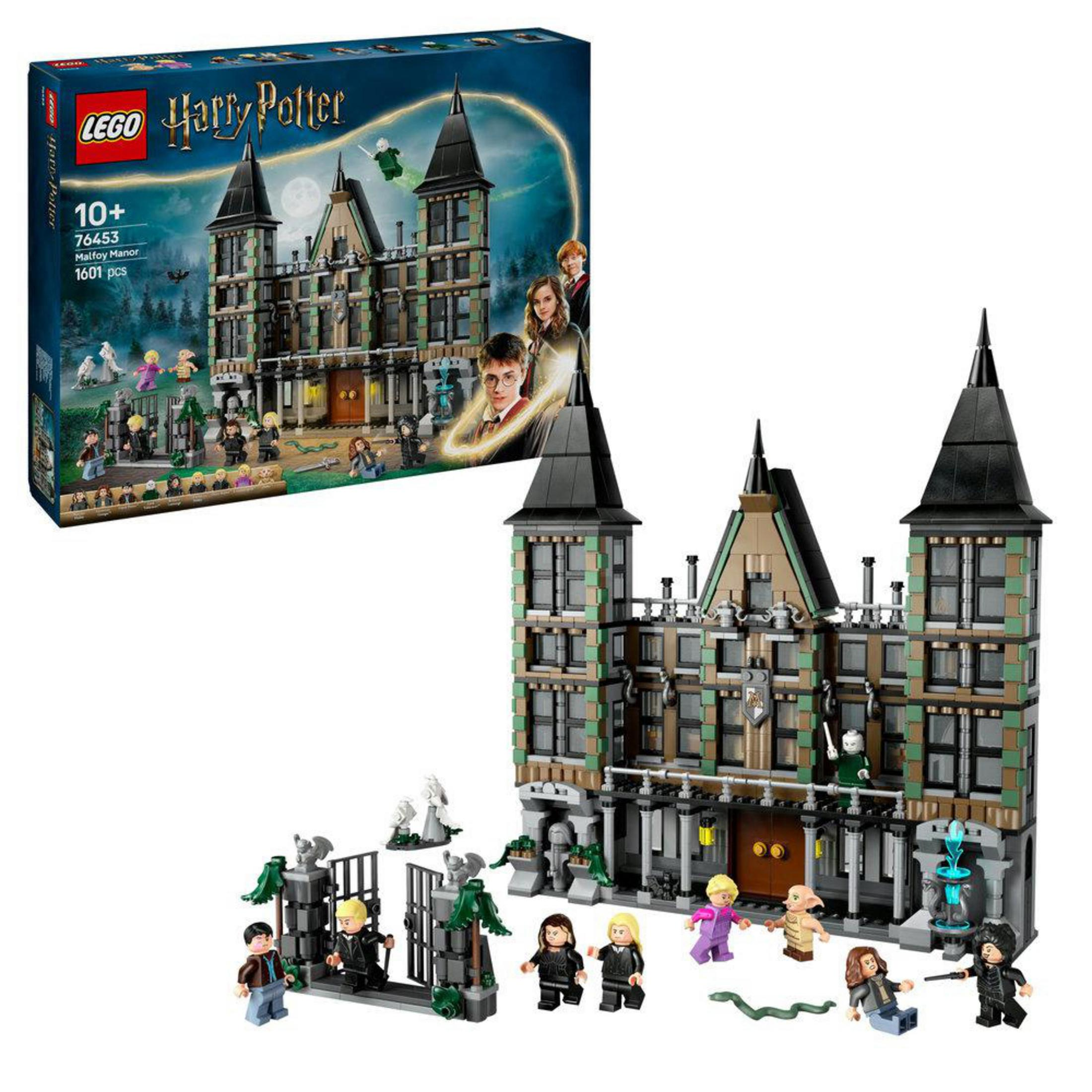 Un set Lego Harry Potter Malfoy Manor con personaggi e un edificio dettagliato.