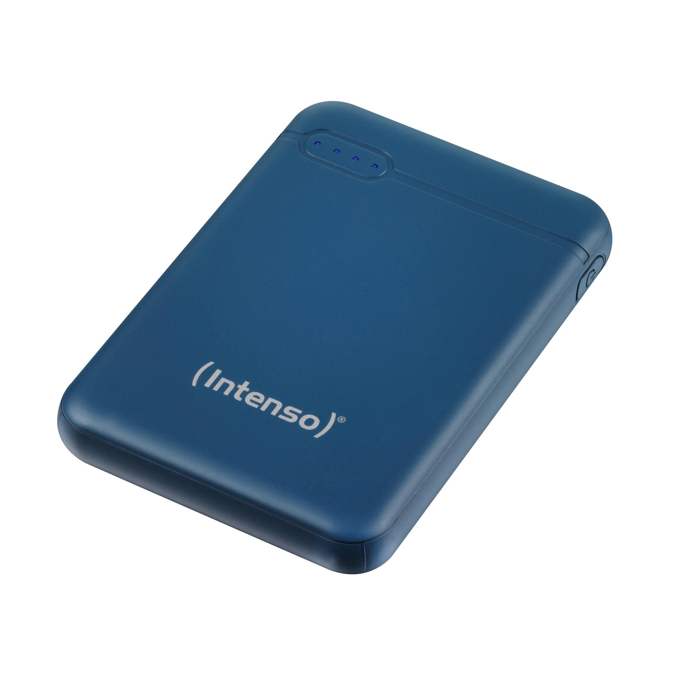 Eine dunkelblaue Intenso Powerbank. Die Powerbank ist rechteckig.