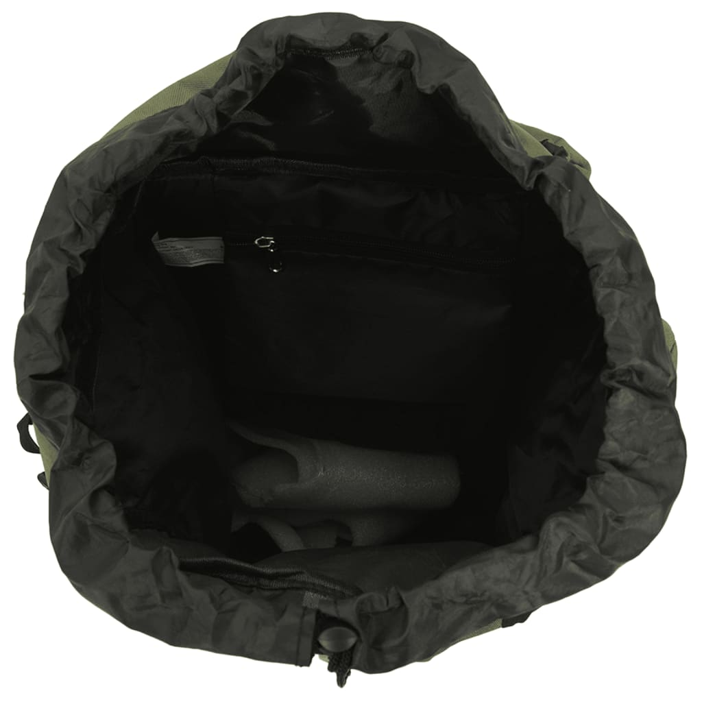 Ein offener grüner Rucksack mit schwarzem Innenraum. Die Öffnung ist mit Kordelzug. Dunkler Innenraum.