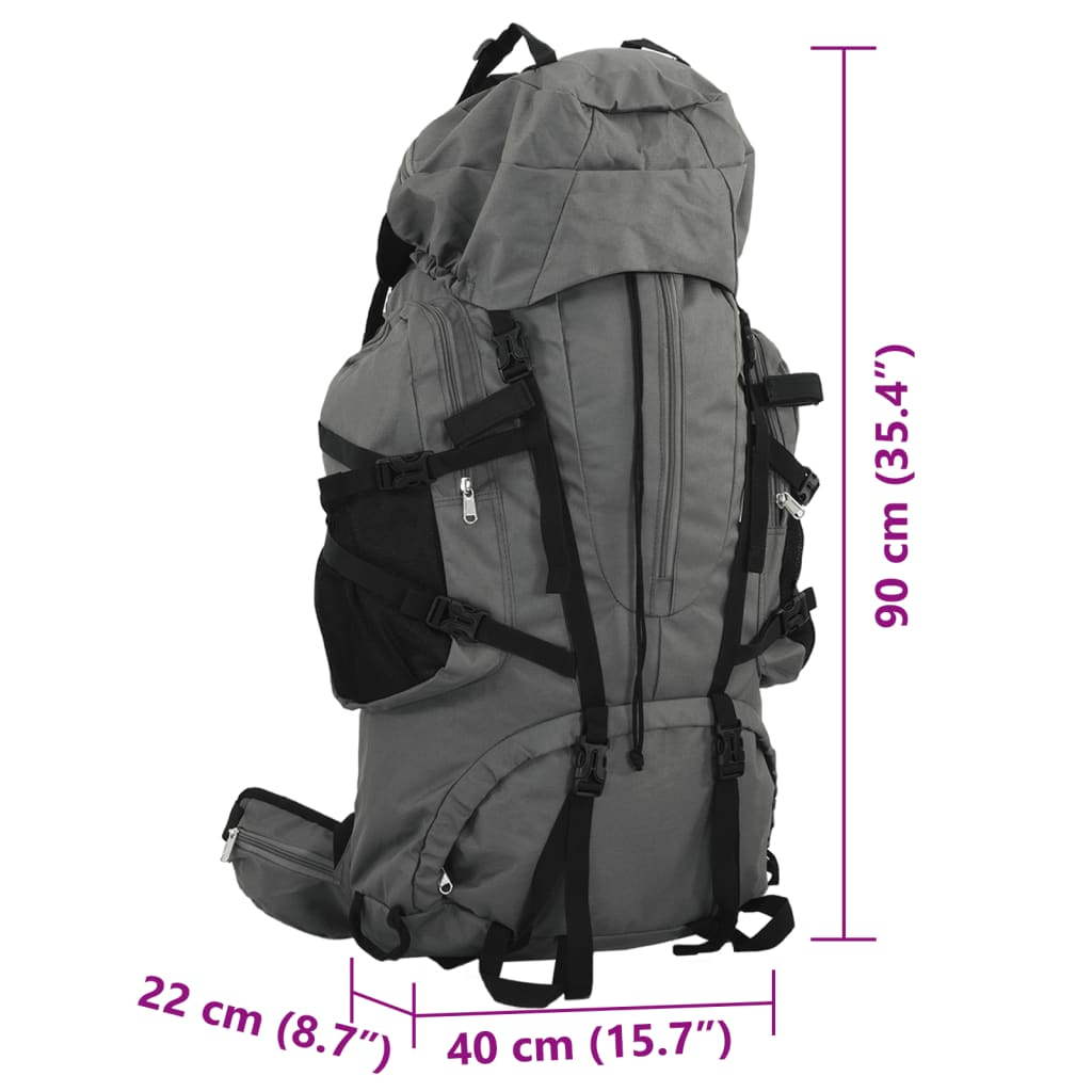 Ein hoher grauer Wanderrucksack mit Gurten, Taschen und Maßangaben.