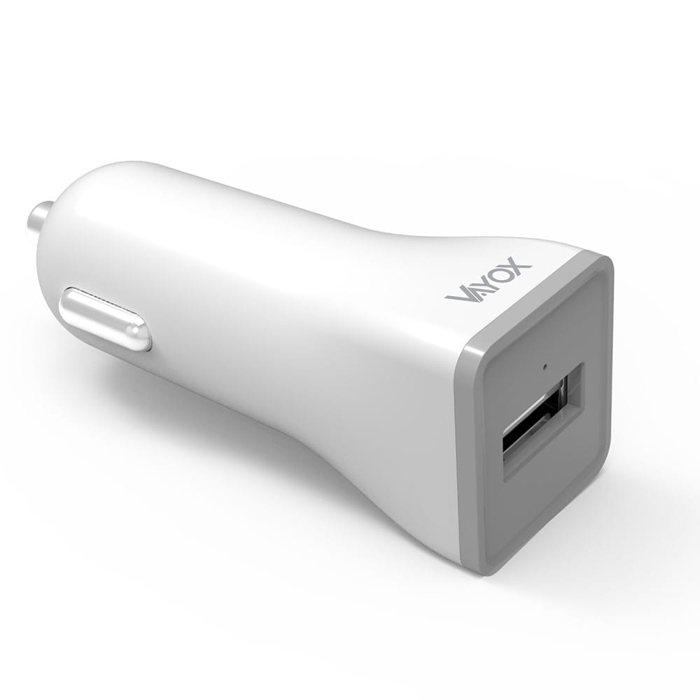 Biała i szara ładowarka samochodowa z portem USB. Marka 'Vayox' jest widoczna na ładowarce.
