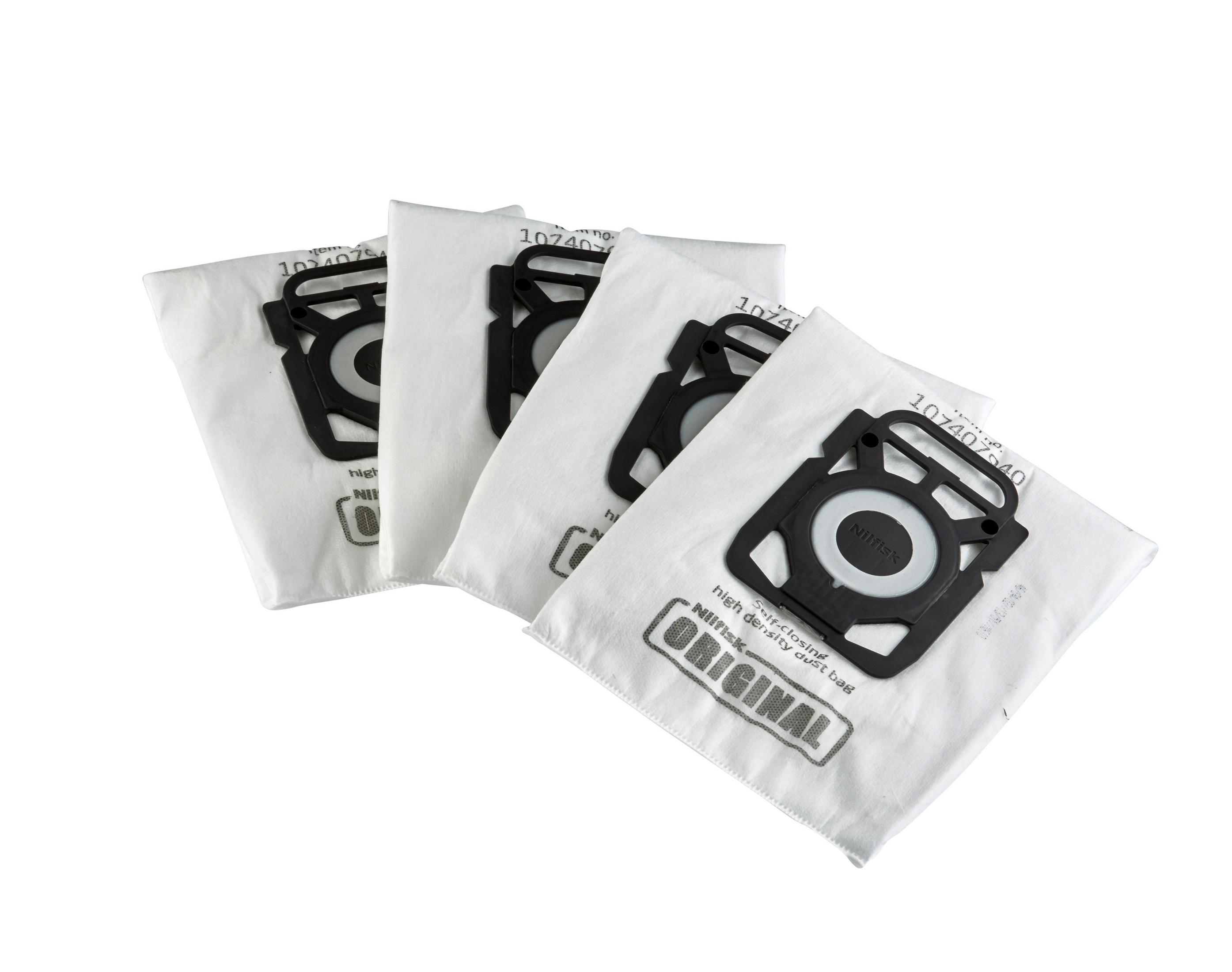 Cztery worki do odkurzacza, białe z czarnymi detalami i tekstem, ułożone na białej powierzchni.