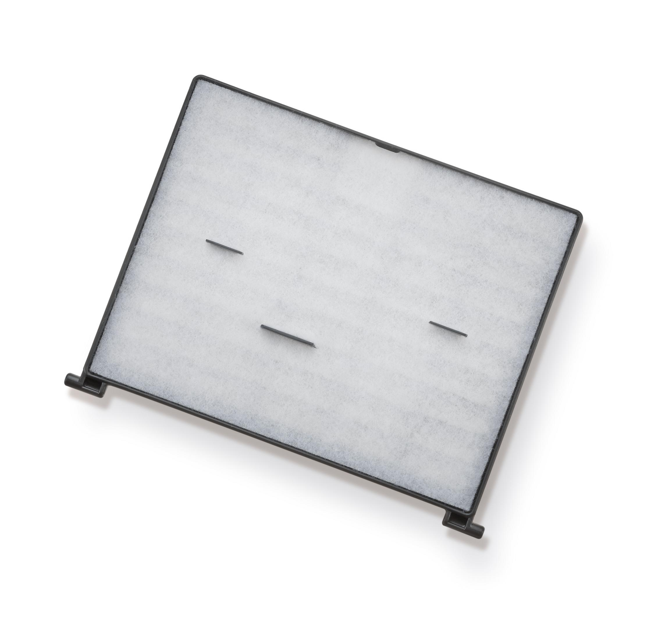Filtro de aire rectangular con marco negro y material filtrante blanco, aislado.