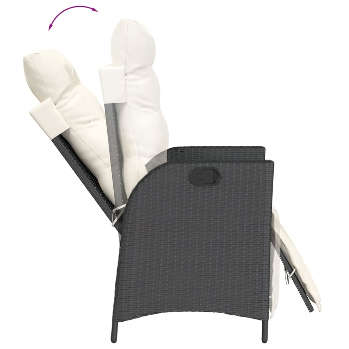 Ein schwarzer Rattan-Stuhl neigt sich, mit weißem Kissen. Pfeil zeigt Neigungsbewegung. Hintergrund ist weiß.