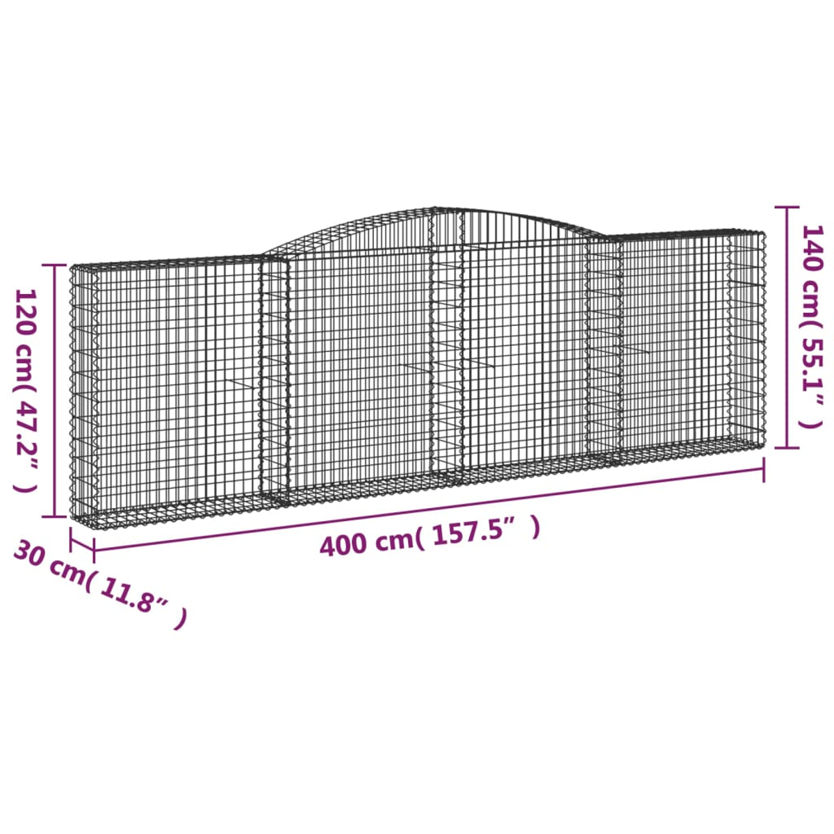 Ein Drahtgitter-Gabion. Abmessungen sind 400x140x30 cm. Es ist ein Gartenmerkmal im Freien.