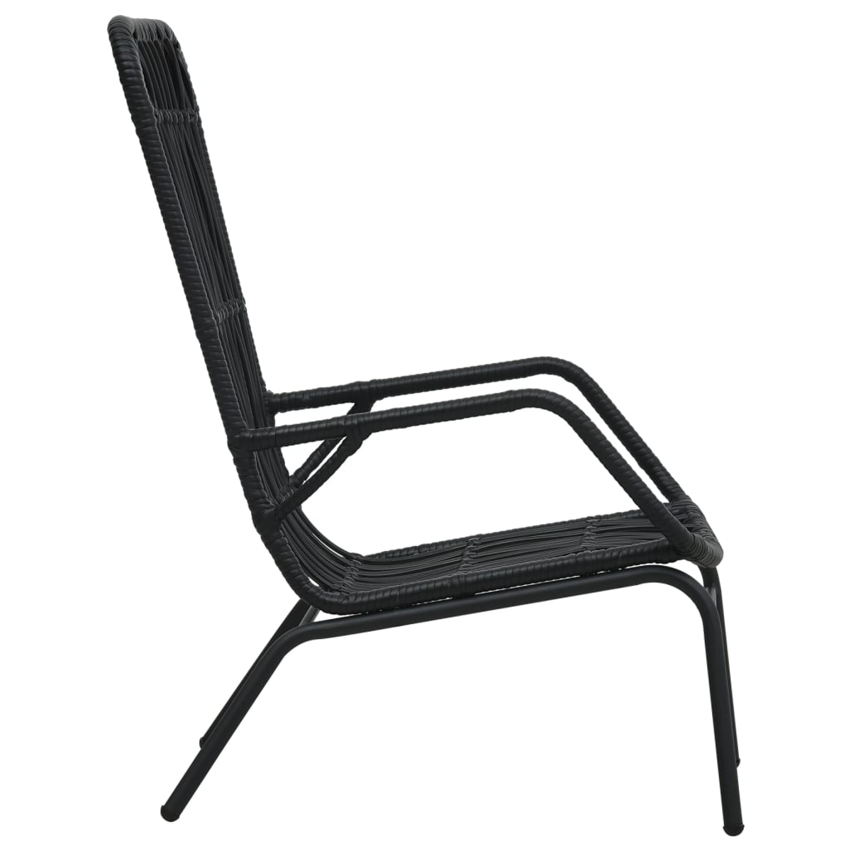 Schwarzer Rattan-Stuhl, Seitenansicht, mit hohem Rücken und gebogenen Armen.