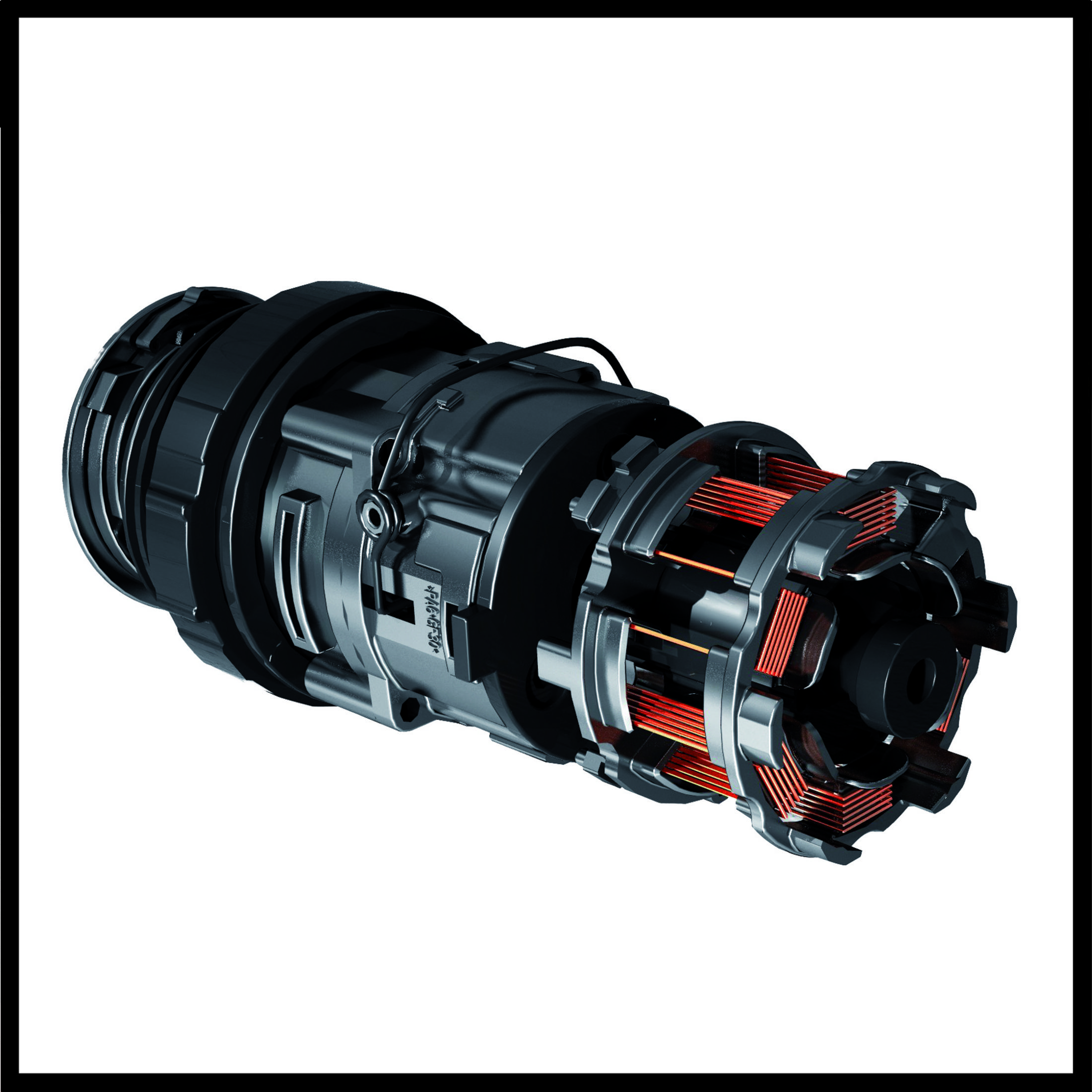 Czarny i srebrny cylindryczny element maszyny z miedzianymi cewkami i ciemnymi akcentami, odizolowany na białym tle.