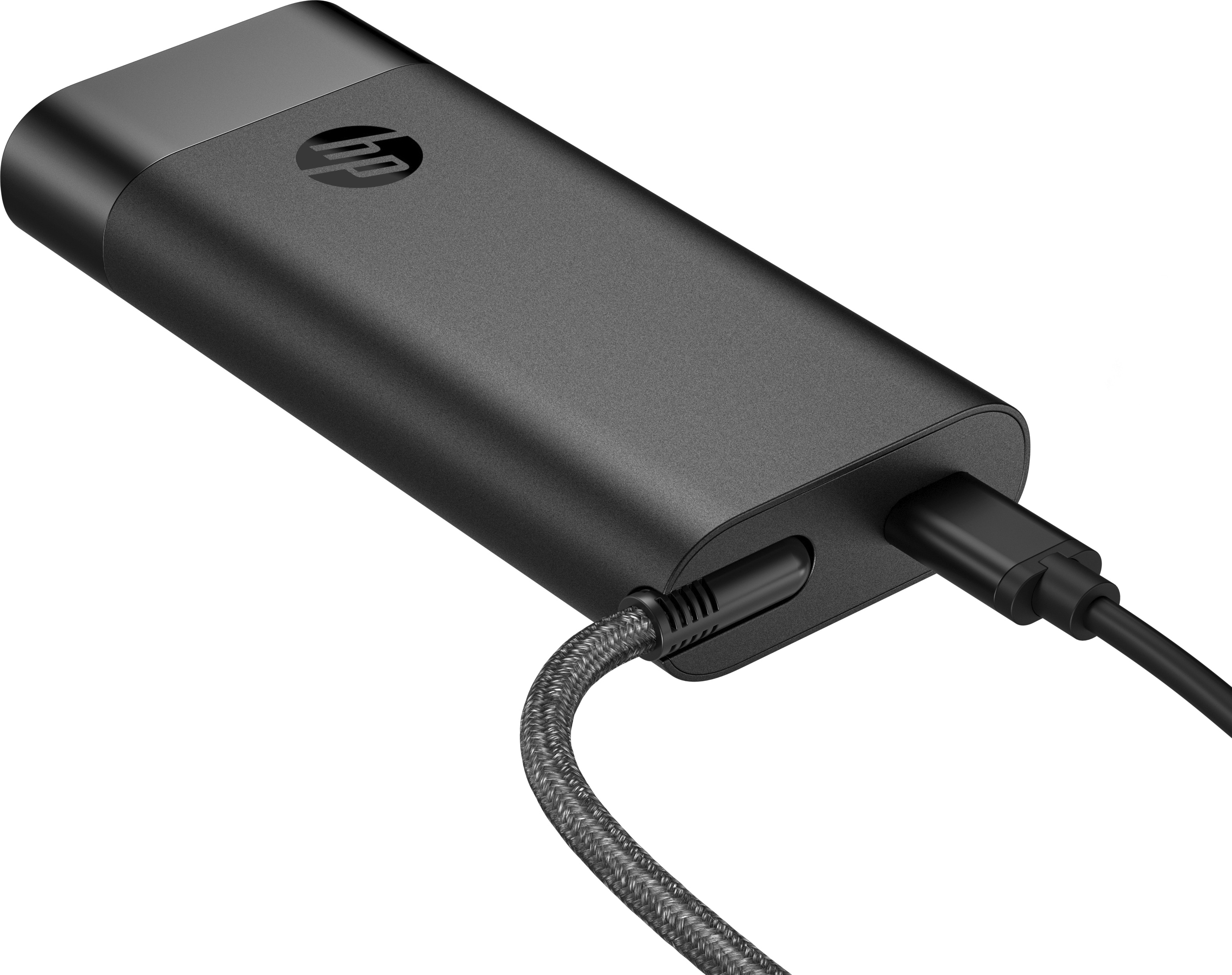 Czarny power bank HP z podłączonym kablem do ładowania.