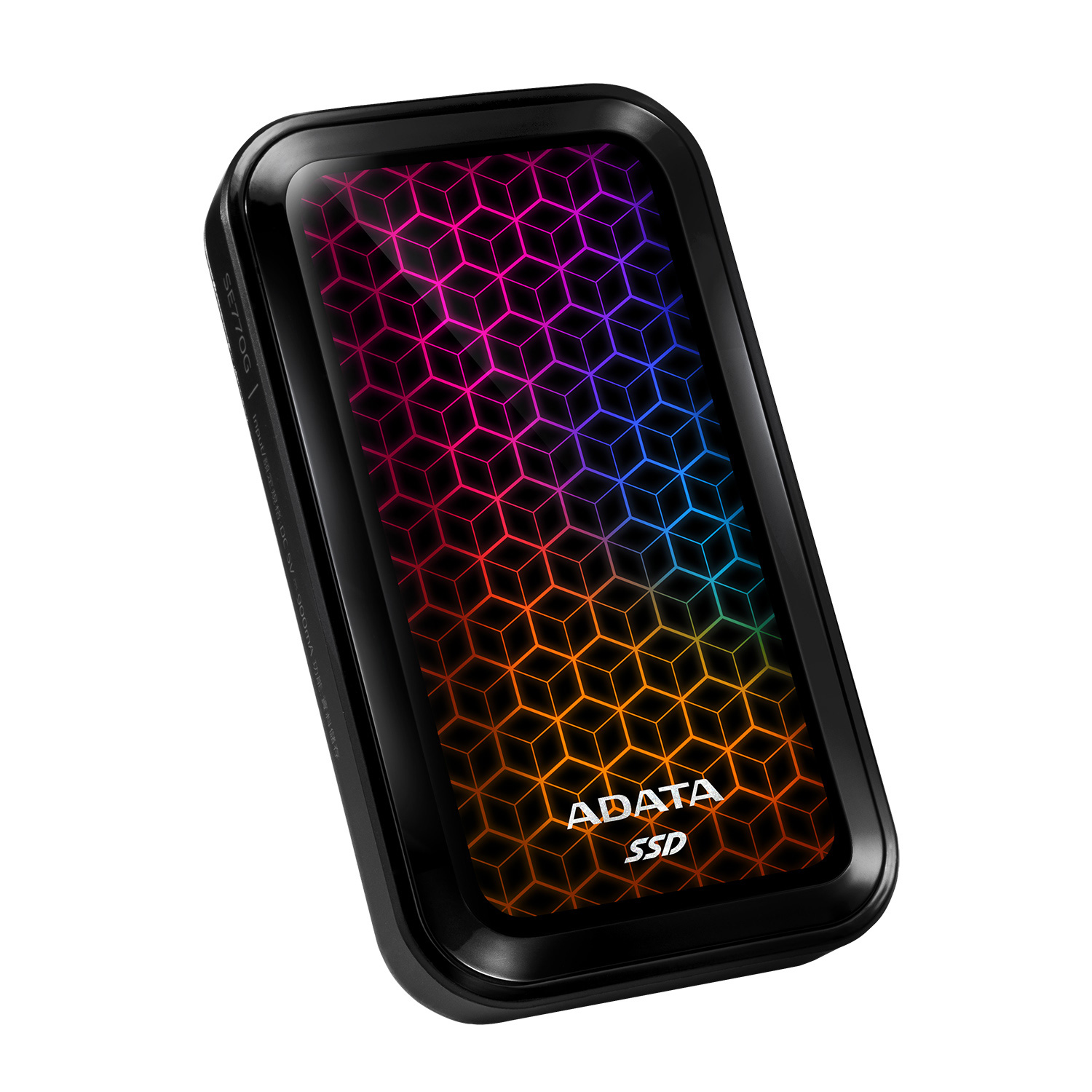SSD Adata nero con un motivo geometrico colorato sulla parte anteriore. L'SSD è su sfondo bianco.