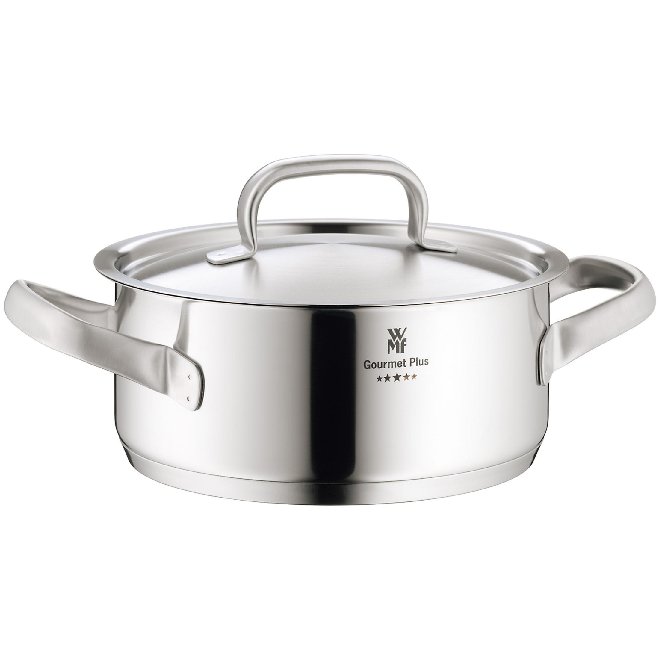 Edelstahltopf mit zwei Griffen und Deckel. Markenname 'WMF Gourmet Plus' sichtbar.