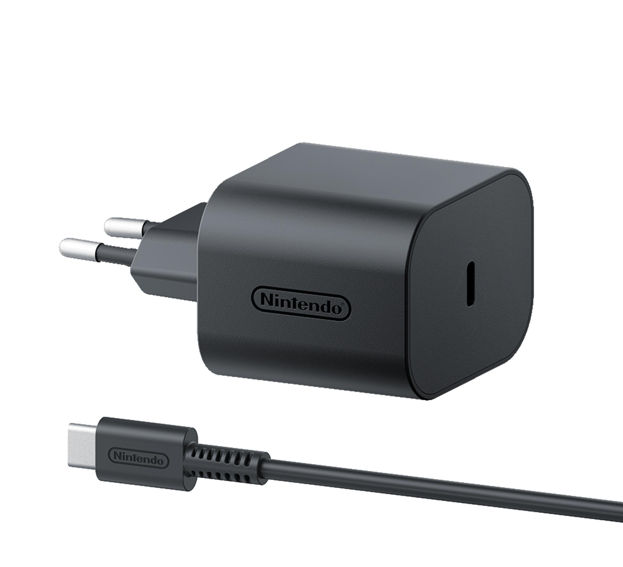 Caricabatterie Nintendo nero con cavo USB-C. Ha un logo Nintendo. Isolato su sfondo bianco.
