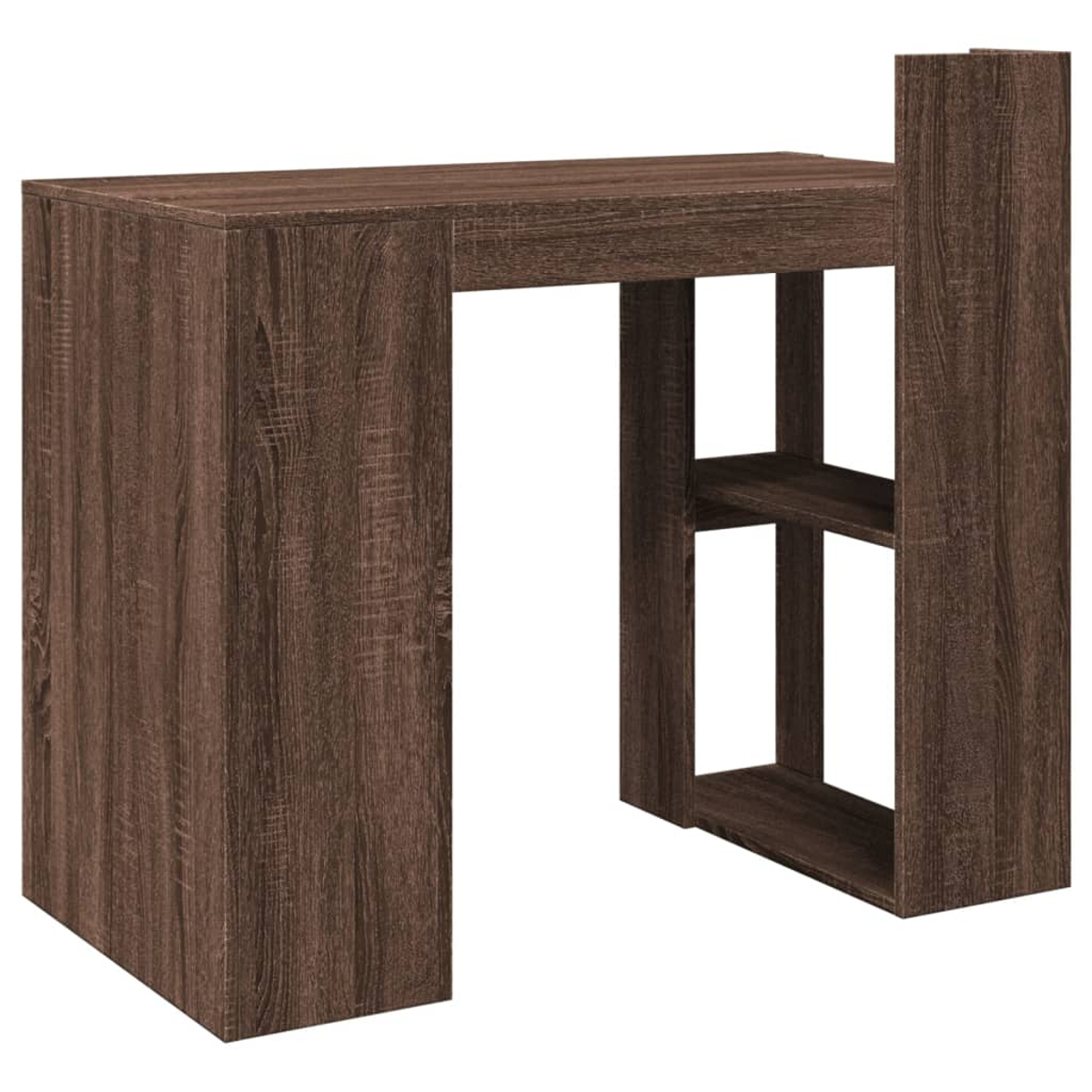 Holzschreibtisch mit brauner Holzmaserung. Offenes Design mit Regalen rechts, weißer Hintergrund.