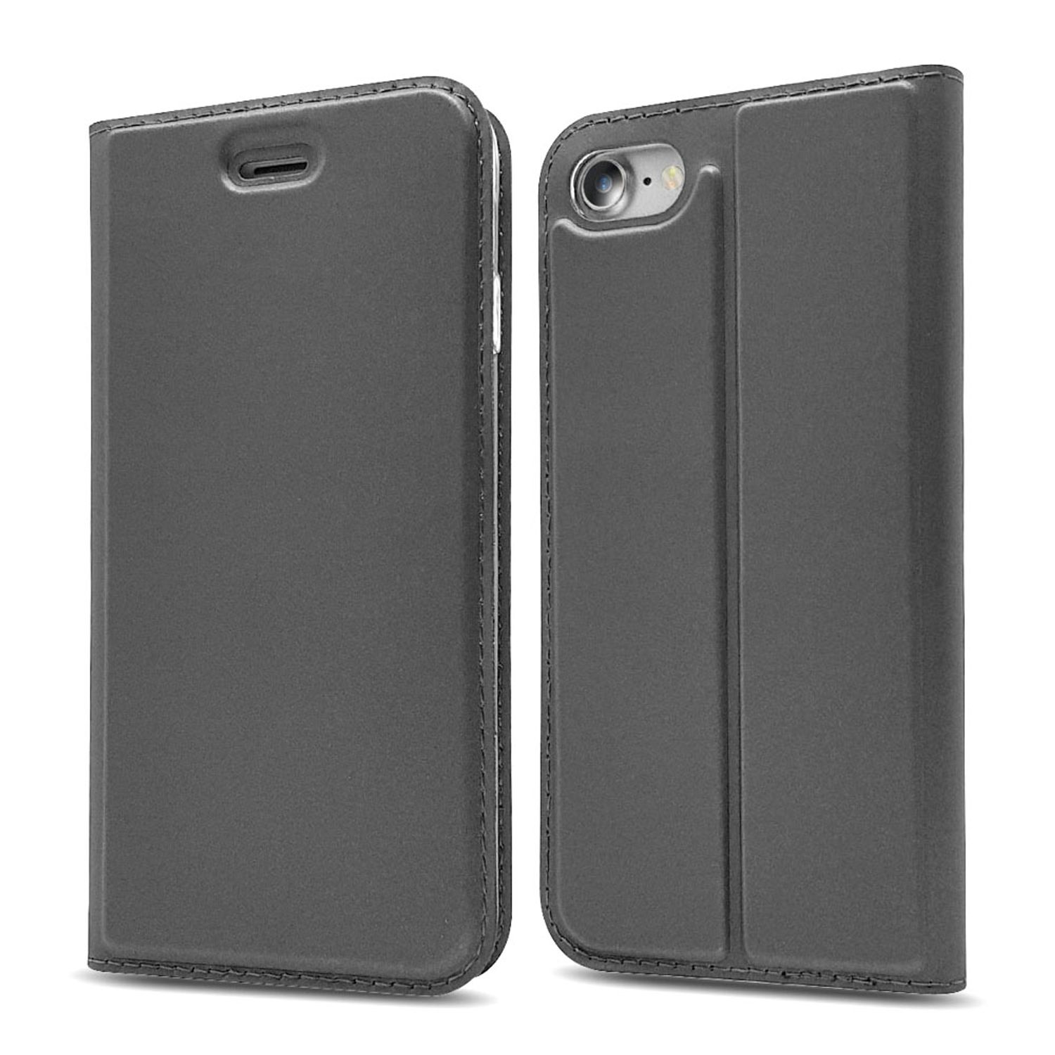 Coque de téléphone grise, fermée et ouverte. Montre le téléphone à l'intérieur. Coutures noires visibles. Matière simili cuir.