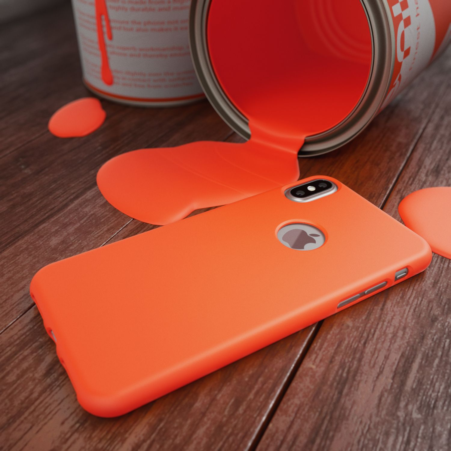 Custodia per telefono arancione con vernice arancione versata su legno.