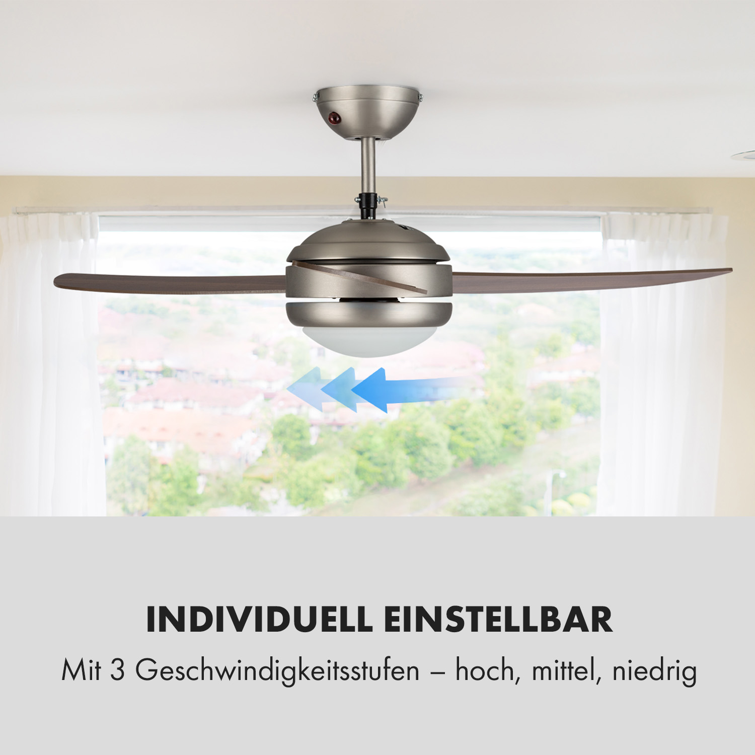 Ventilatore a soffitto con tre pale. Frecce blu indicano la direzione del flusso d'aria. Testo sulla velocità.