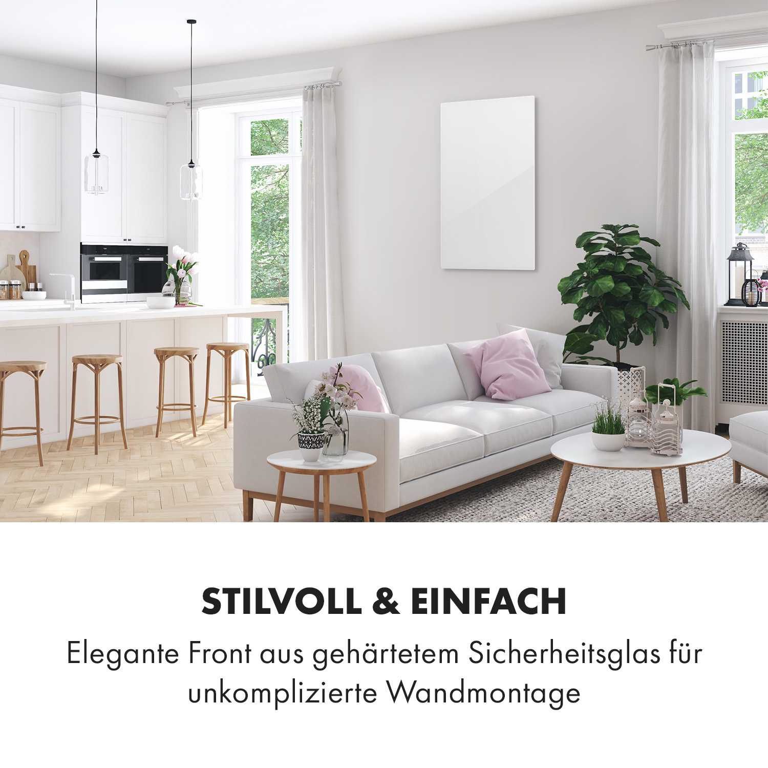 Wohnzimmer mit weißem Sofa, weißen Wänden und großem Fenster.