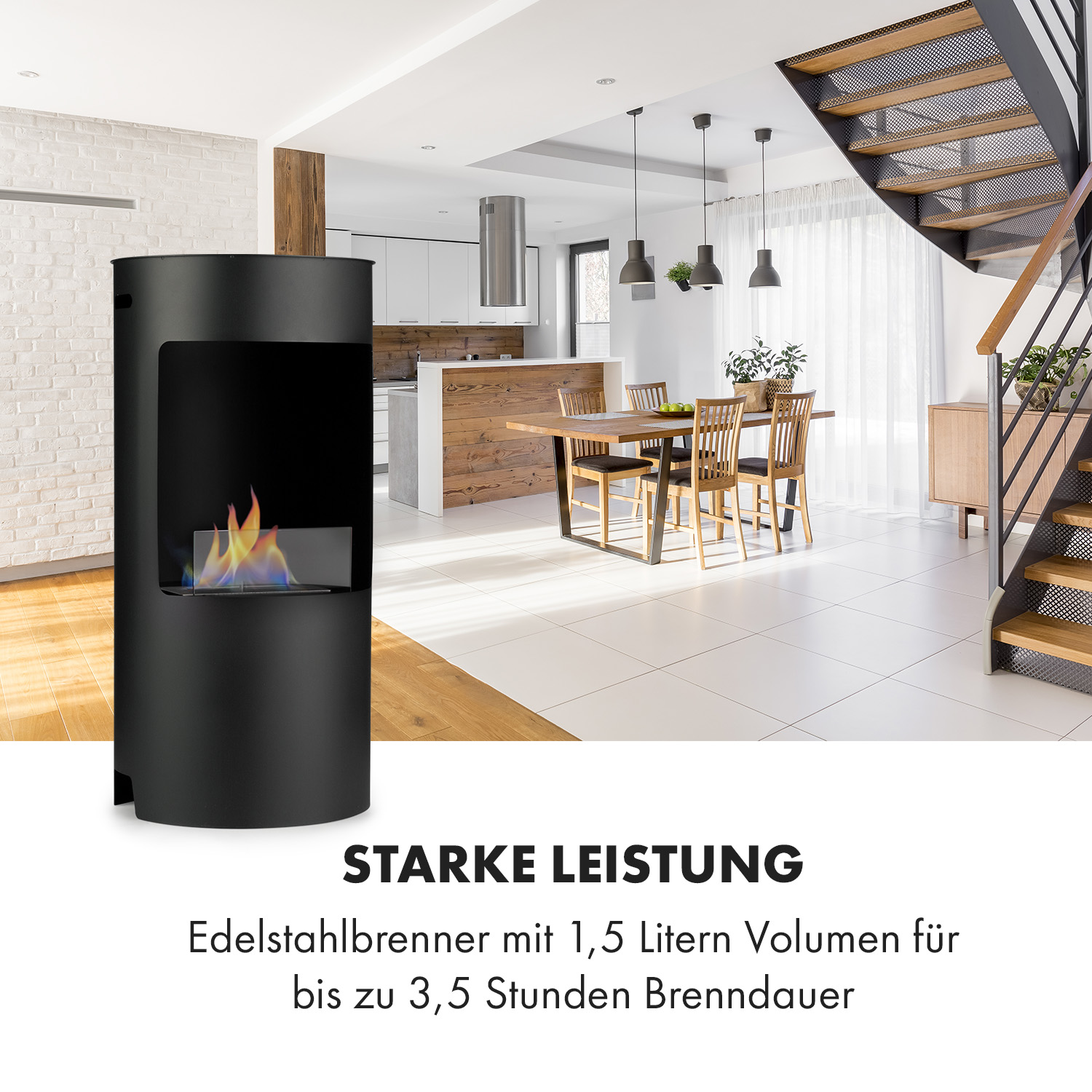 Schwarzer, zylindrischer Kamin mit Flammen. Weiße Innenausstattung mit Esstisch und Treppe.