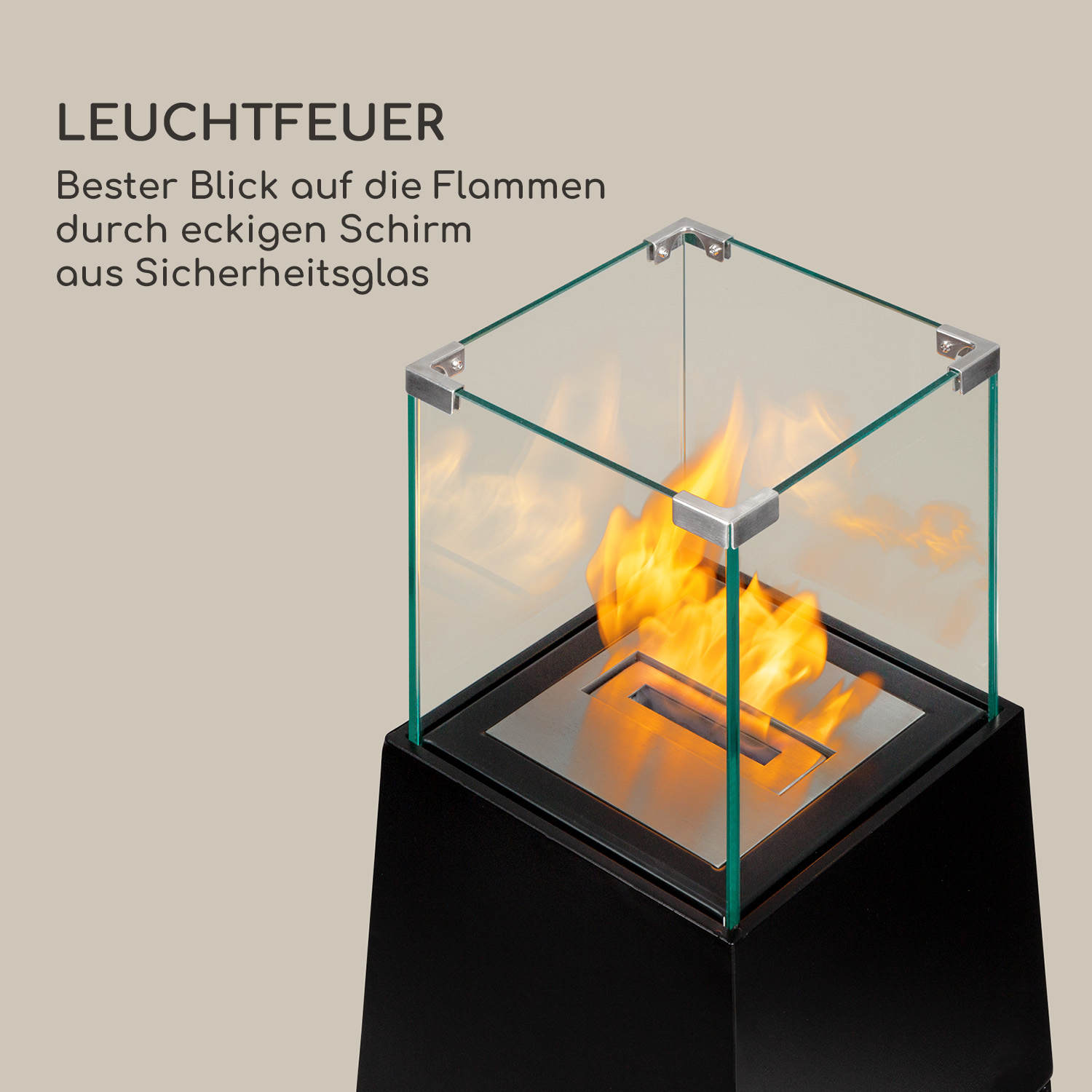 Nahaufnahme des Außenkamins mit Flammen, in Glas eingeschlossen, mit Text auf Deutsch.