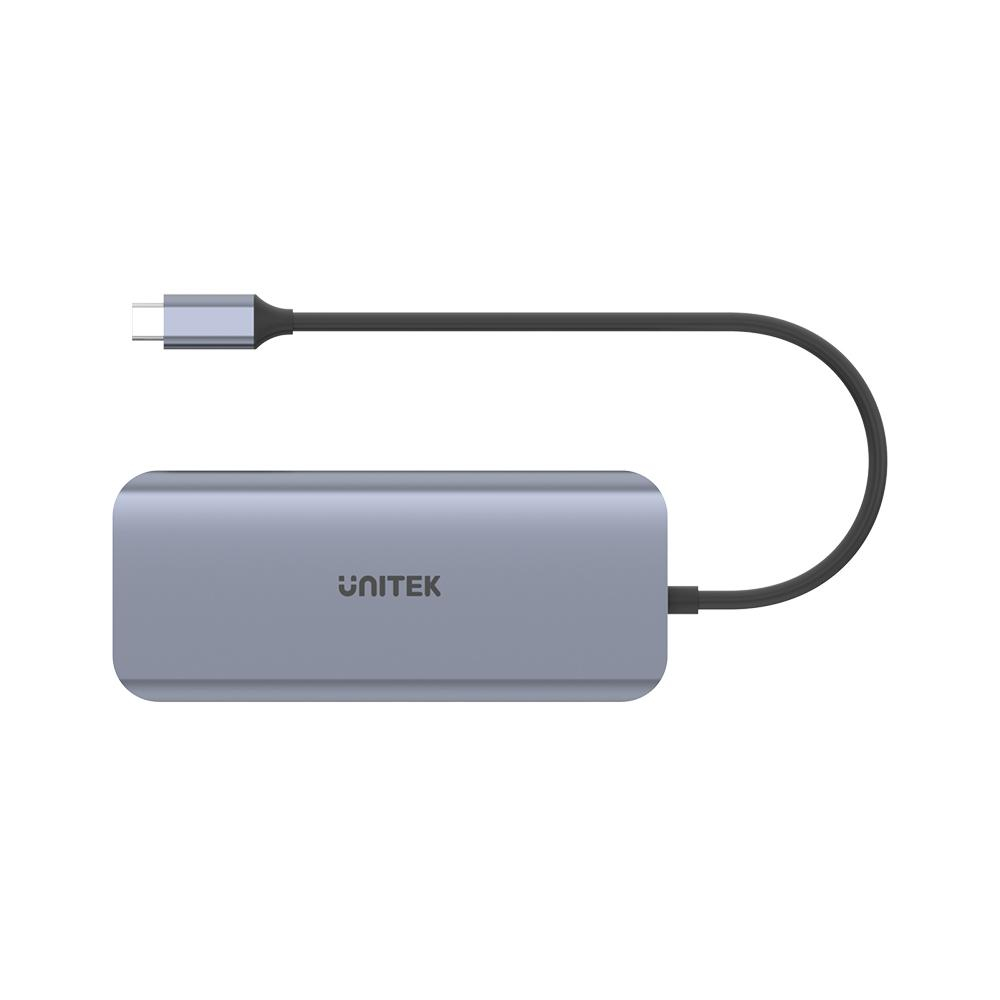 Un hub USB-C grigio con un cavo nero. L'hub ha il marchio 'UNITEK'.