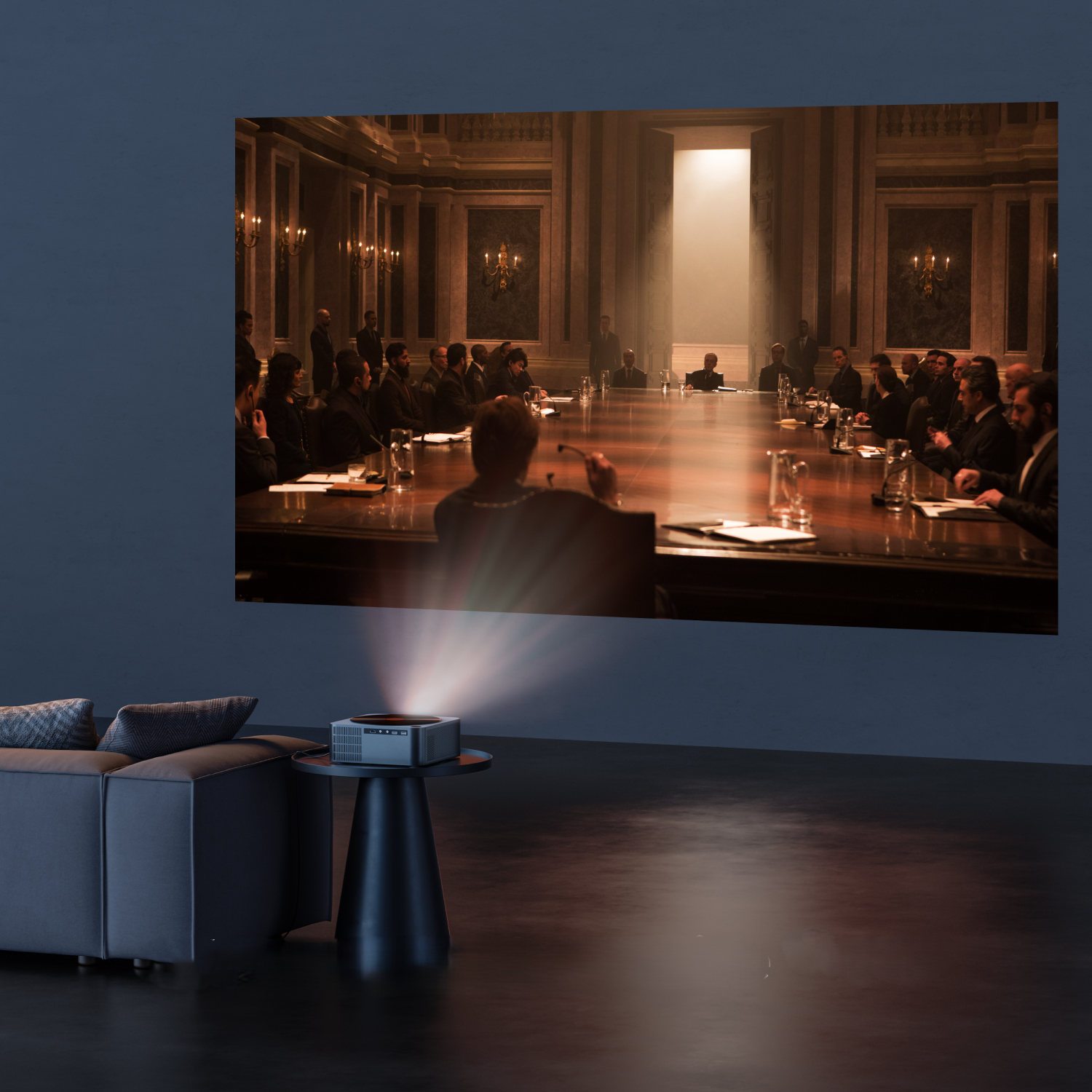 Projektor wyświetlający obraz na ścianie, z ludźmi siedzącymi w pokoju.