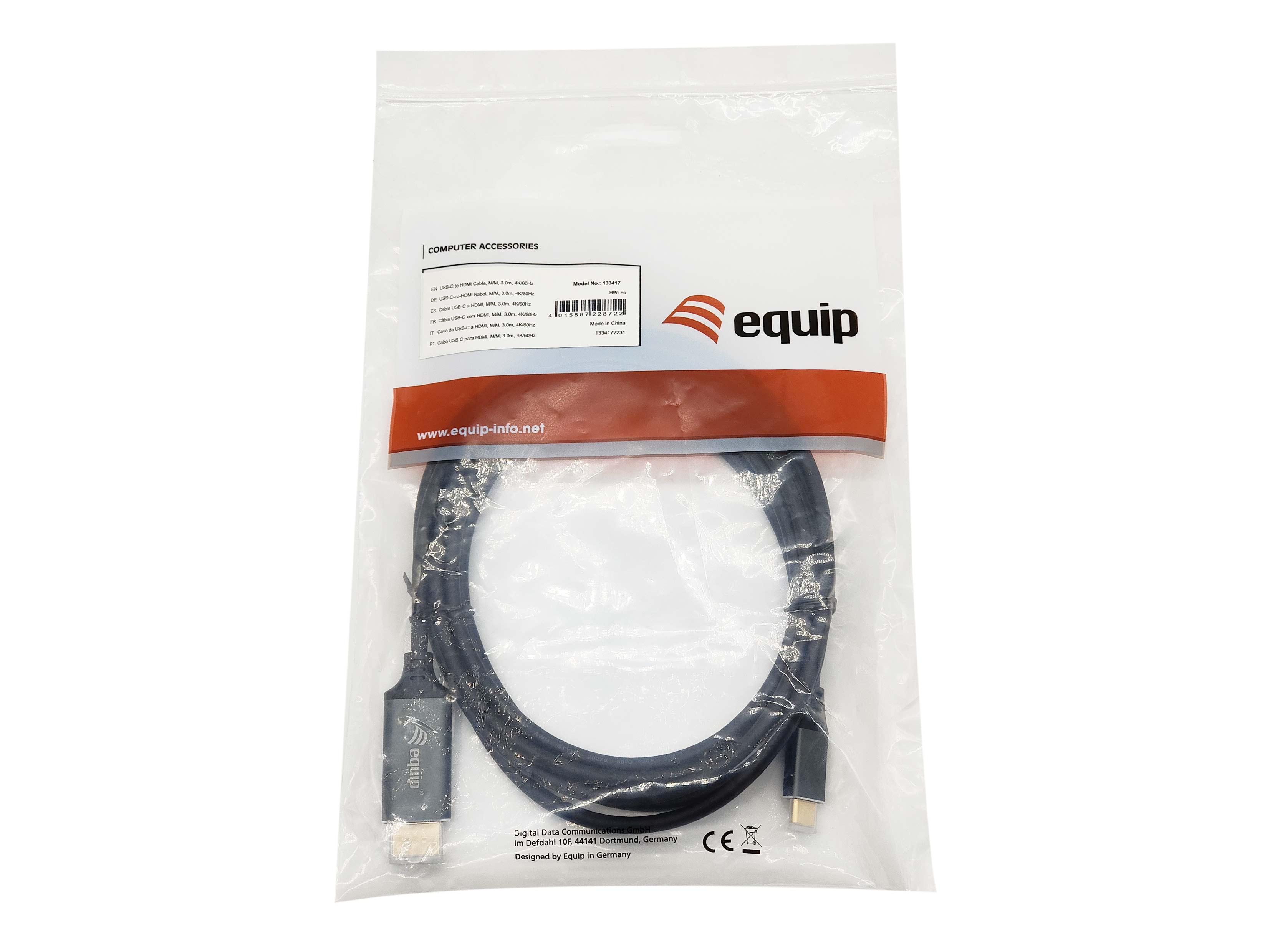 Una bolsa de plástico transparente que contiene un cable HDMI negro con texto blanco y un logotipo.