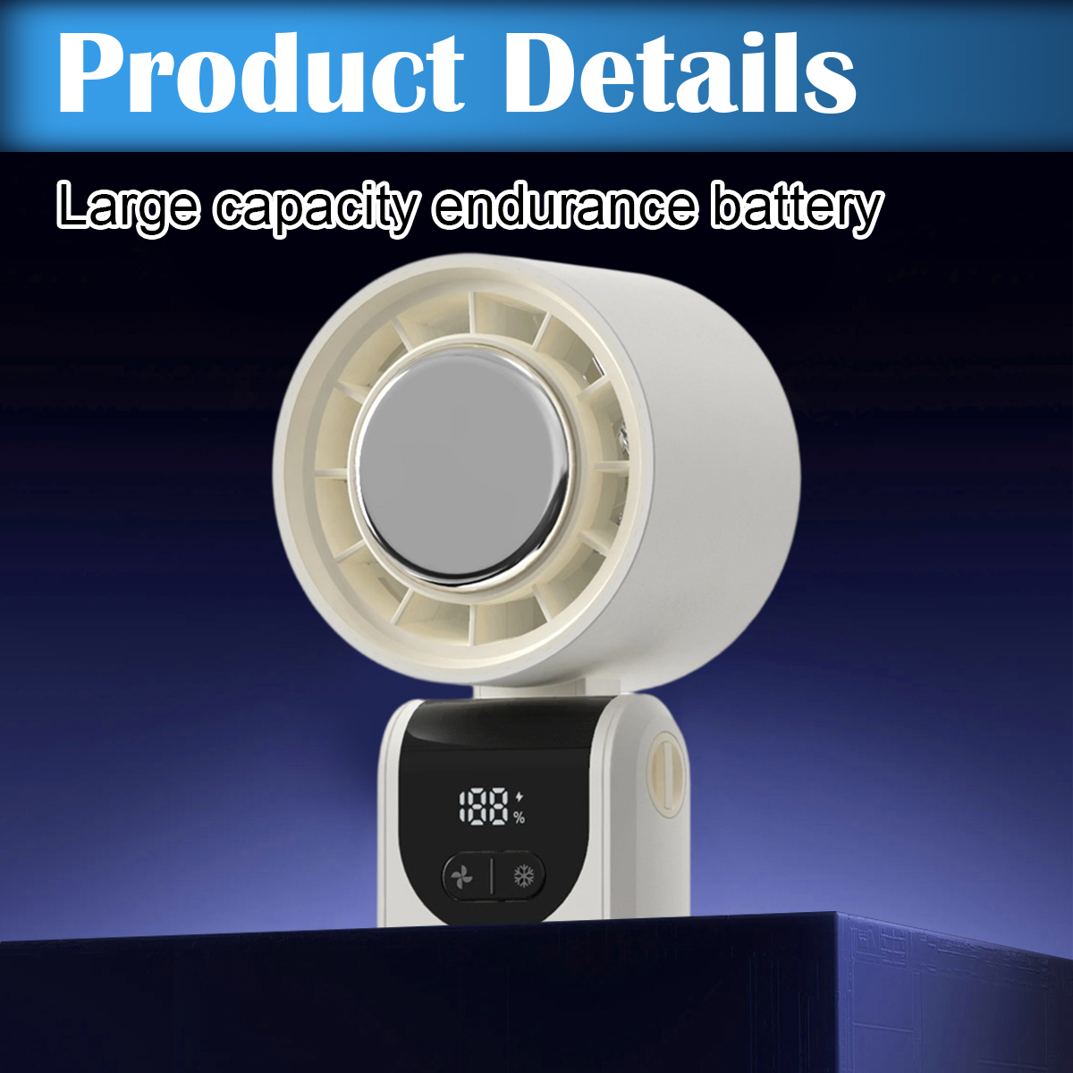 Weiß-grauer tragbarer Ventilator, Produktdetails werden angezeigt. Anzeige zeigt Batteriestand. Blauer Hintergrund.