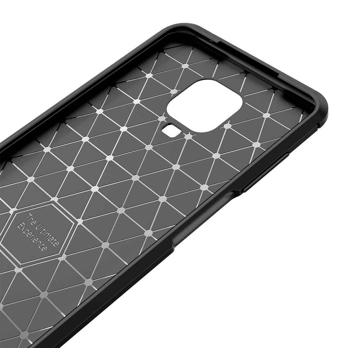 Interior de funda de teléfono negra con un patrón geométrico. La funda tiene una superficie texturizada.