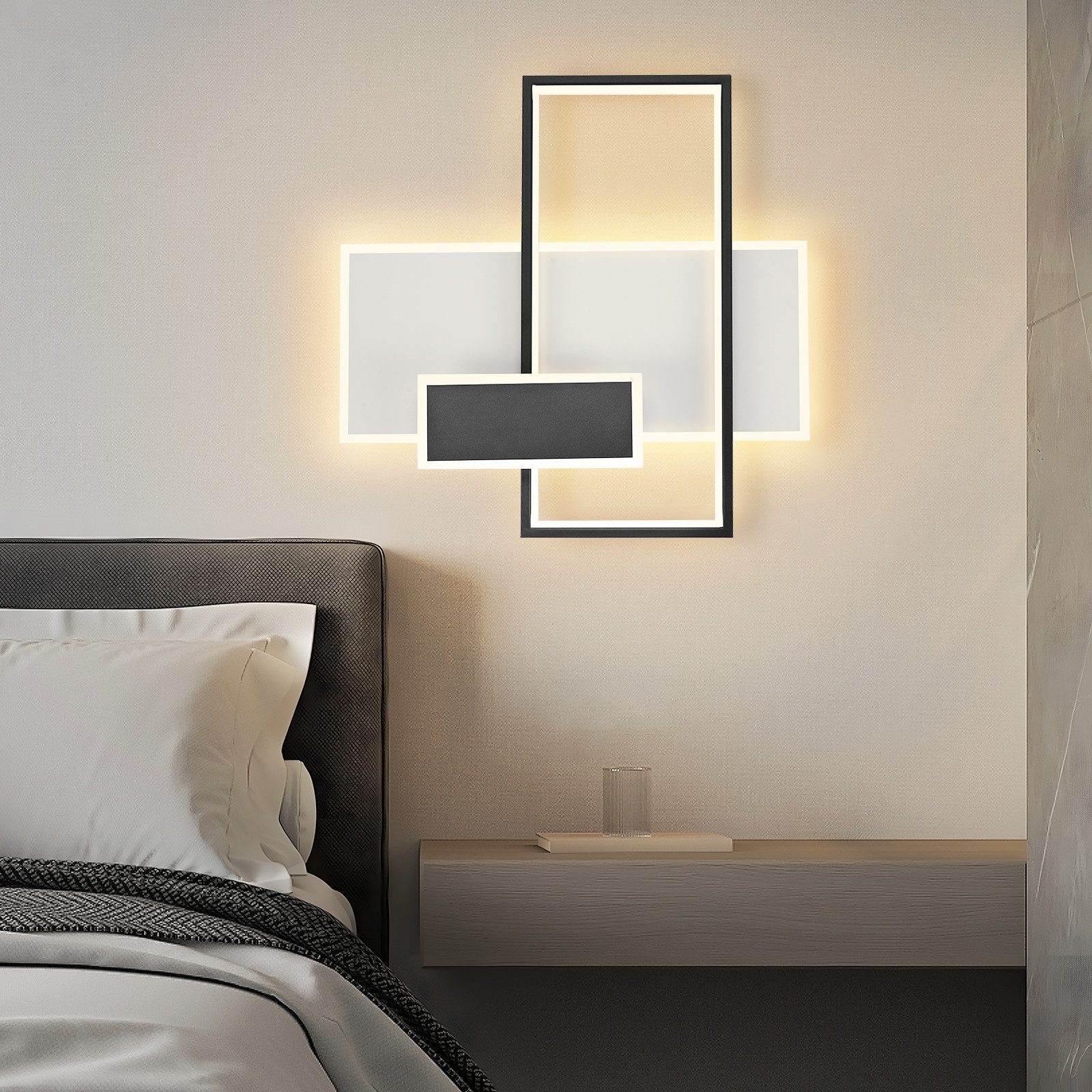 Applique moderna. Forme rettangolari con pannelli bianchi e neri e tavolo di vetro.