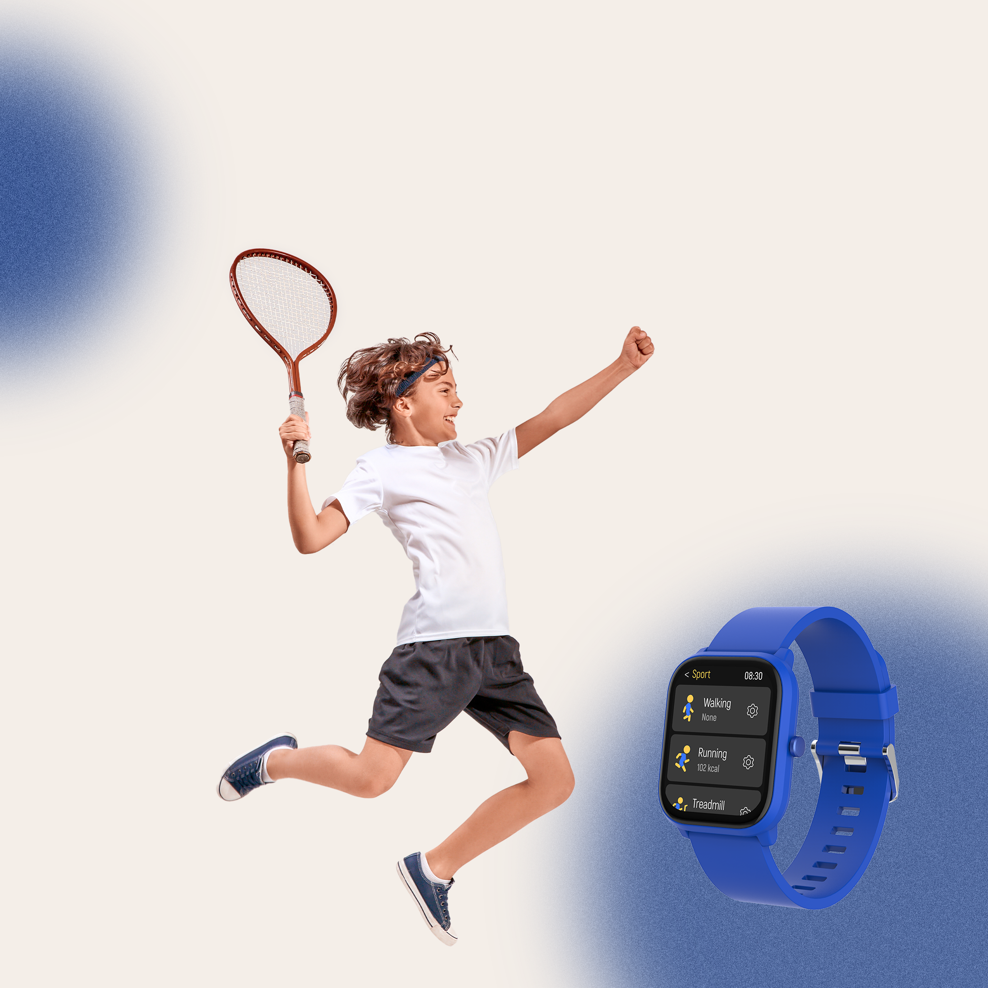 Garçon sautant avec une raquette de tennis, montre connectée bleue avec icônes de sport. Fond blanc.
