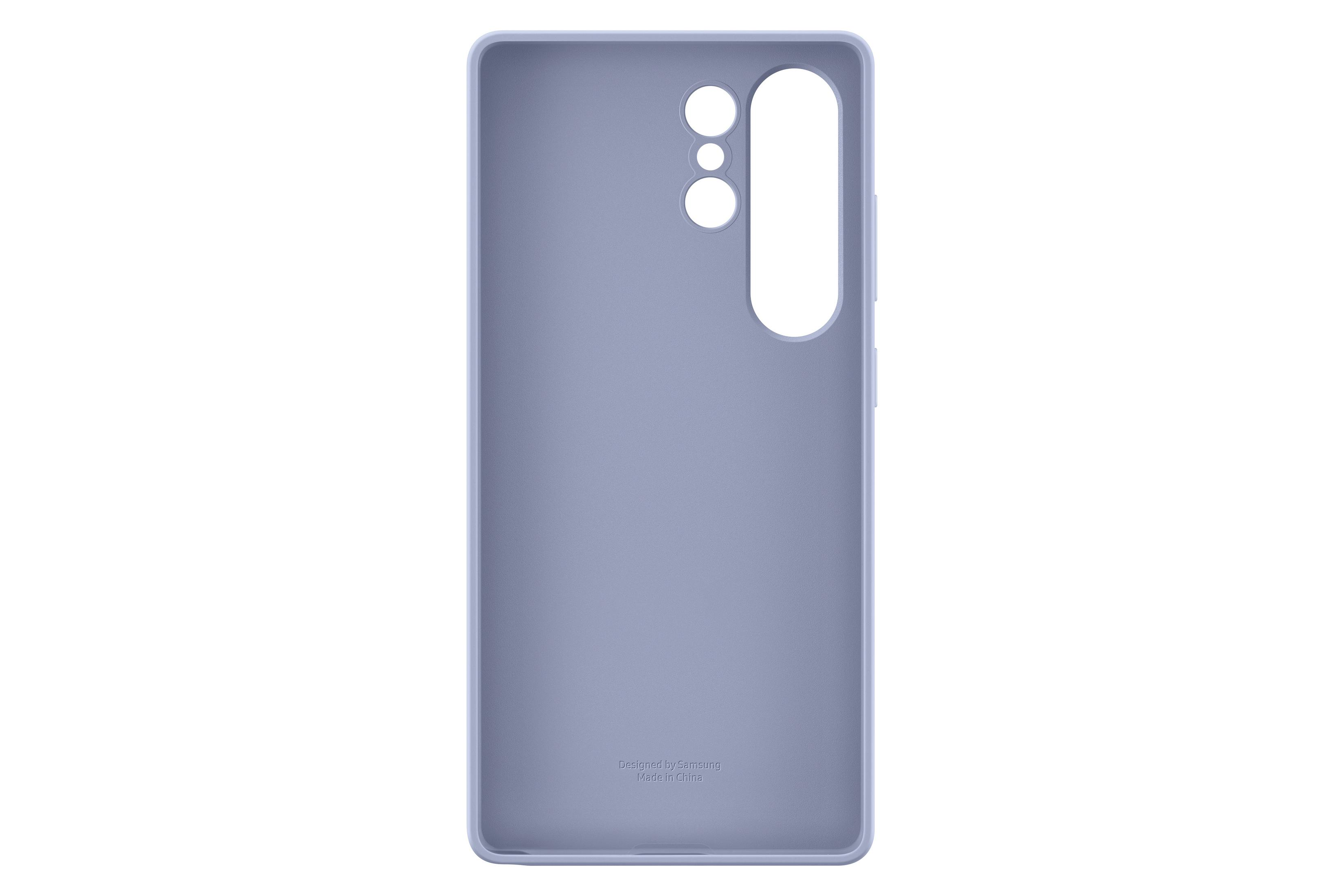Coque de téléphone violet clair. Elle a des trous pour l'appareil photo et les boutons. Fond blanc.