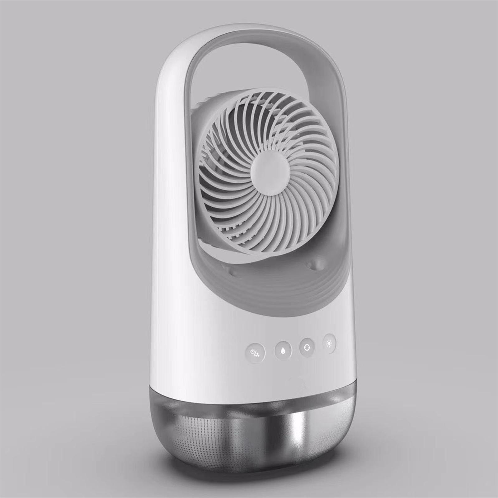 Ein weißer und silberner Ventilator mit Griff, der Ventilator hat mehrere Einstellungen und einen Wassertank.