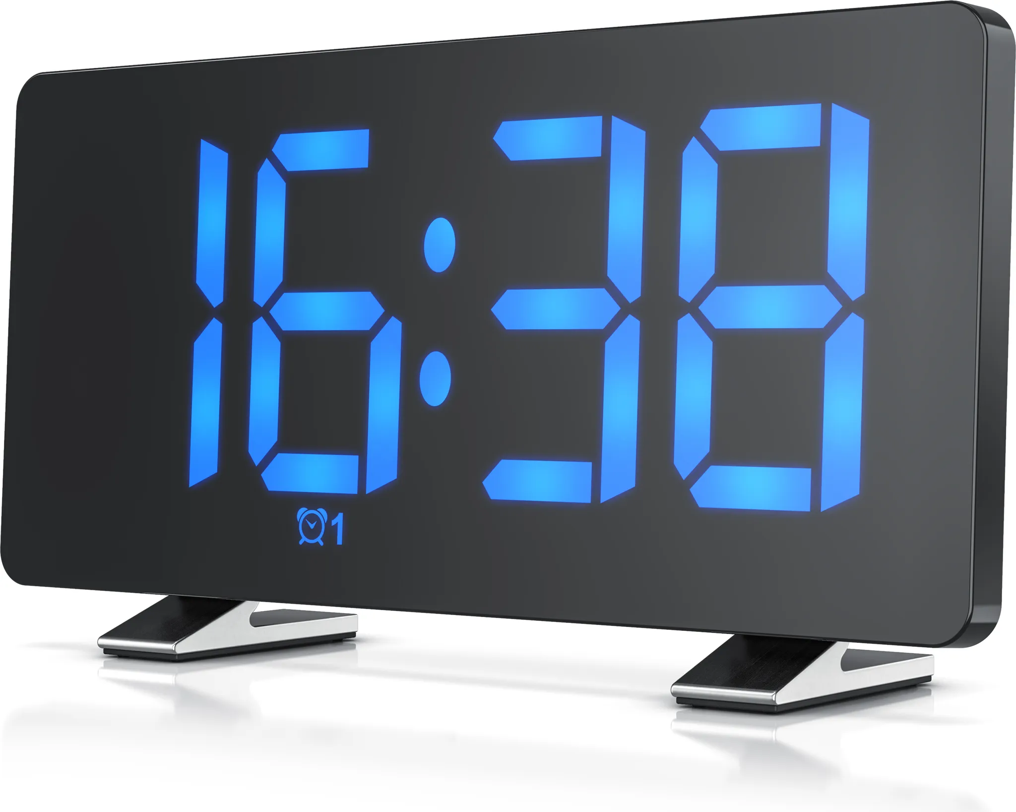 Ein schwarzer digitaler Wecker mit blauer Anzeige von 16:38. Die Uhr steht auf weißem Grund.