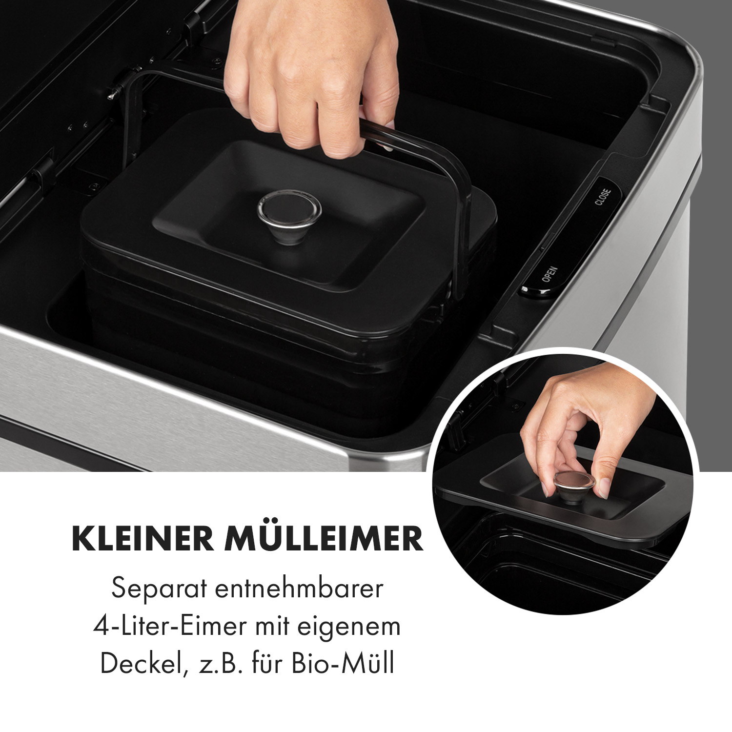 Hände, die einen Behälter in einen silbernen Mülleimer mit schwarzem Einsatz legen. Text auf Deutsch. Nahaufnahme.