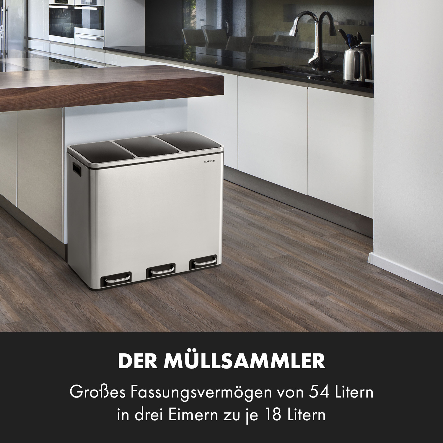 Edelstahl-Mülleimer mit drei Fächern. Text sagt, er hat 54 Liter Fassungsvermögen.