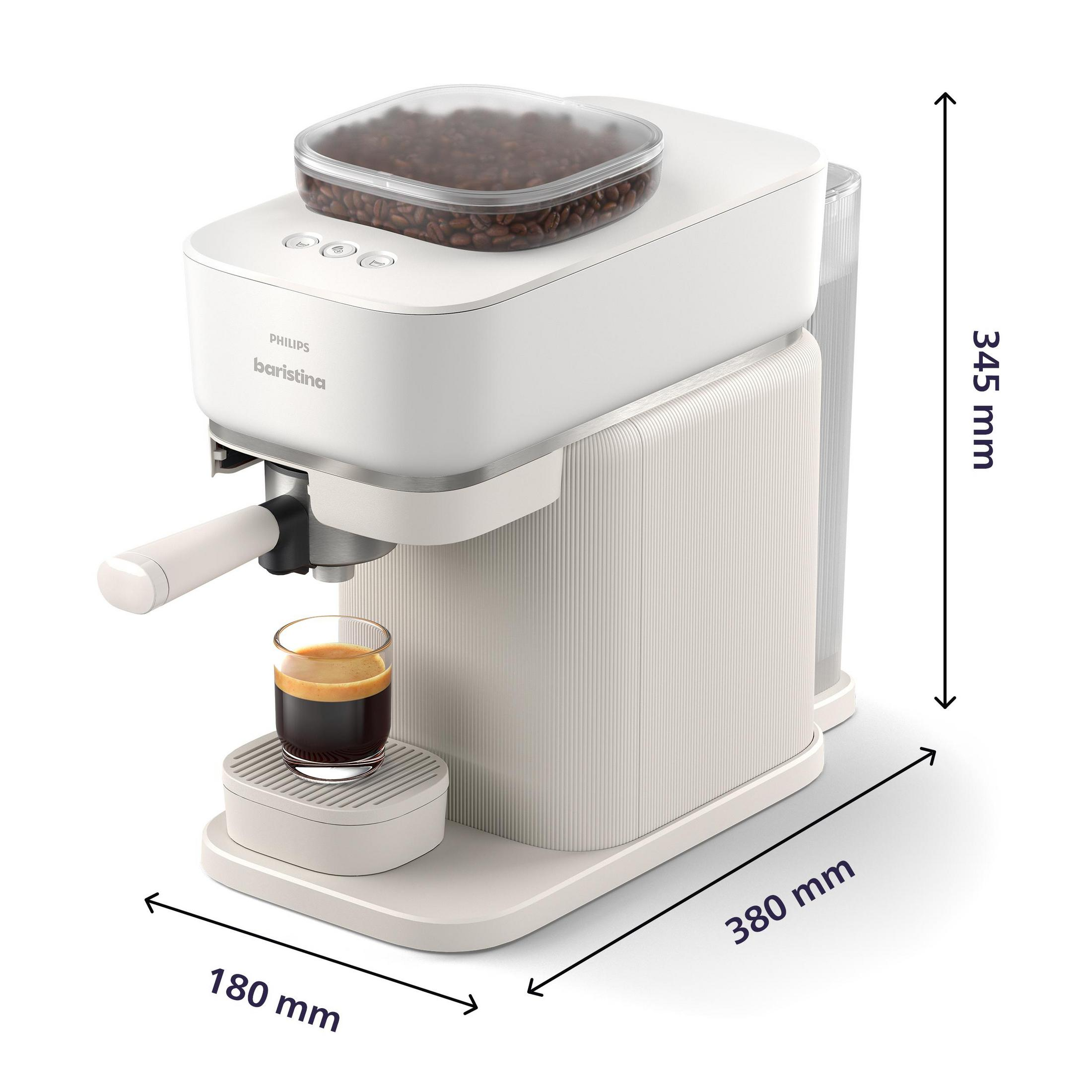 Weiße Espressomaschine mit Abmessungen, Kaffeebohnen oben, ein Glas Kaffee und ein weißer Hintergrund.