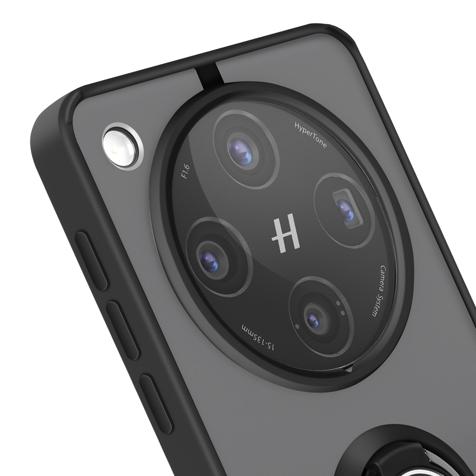 Funda de teléfono negra con módulo de cámara triple y un anillo plateado. Vista de cerca.