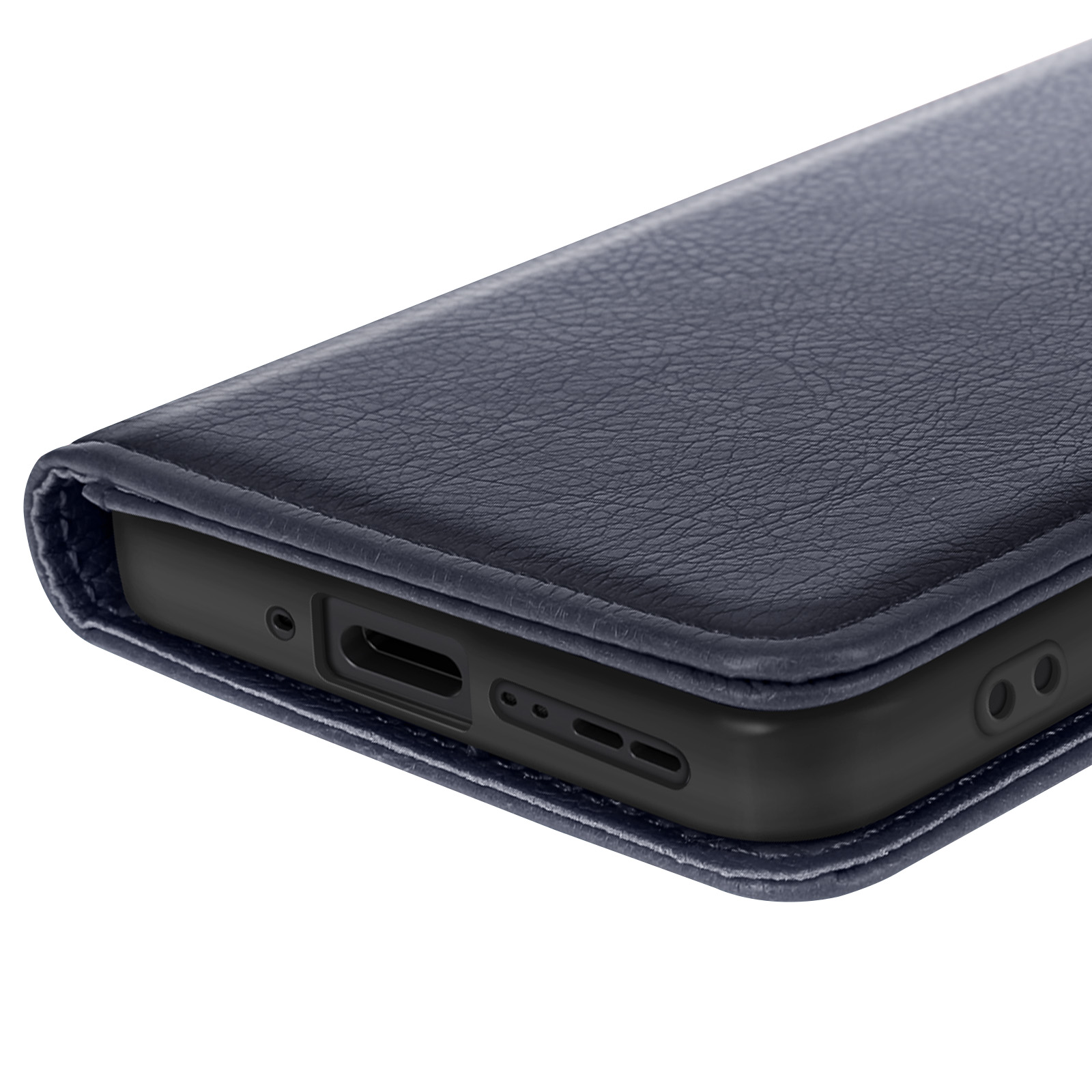 Primer plano de una funda de teléfono de cuero azul, mostrando borde y detalles internos.