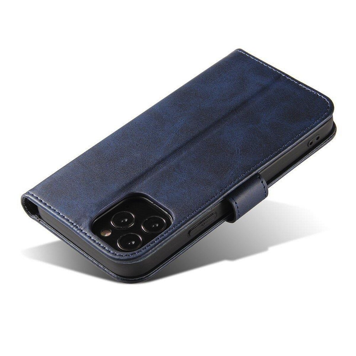 Blaue Leder-Handyhülle, geschlossen, schräge Ansicht. Weißer Hintergrund.