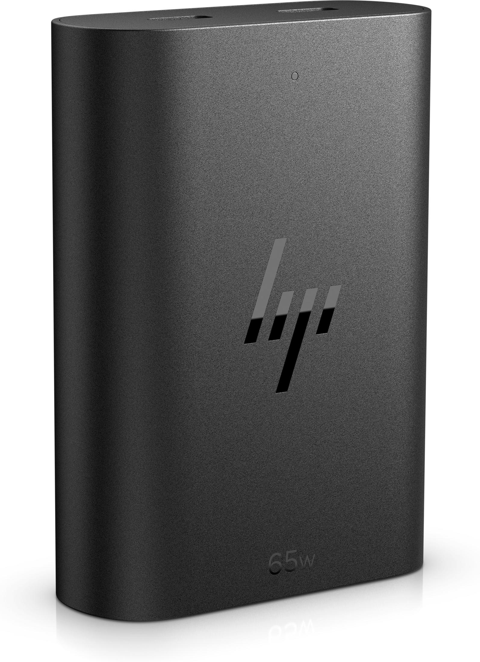 Schwarzes HP 65-W-Netzteil. Das HP-Logo befindet sich auf der Vorderseite.