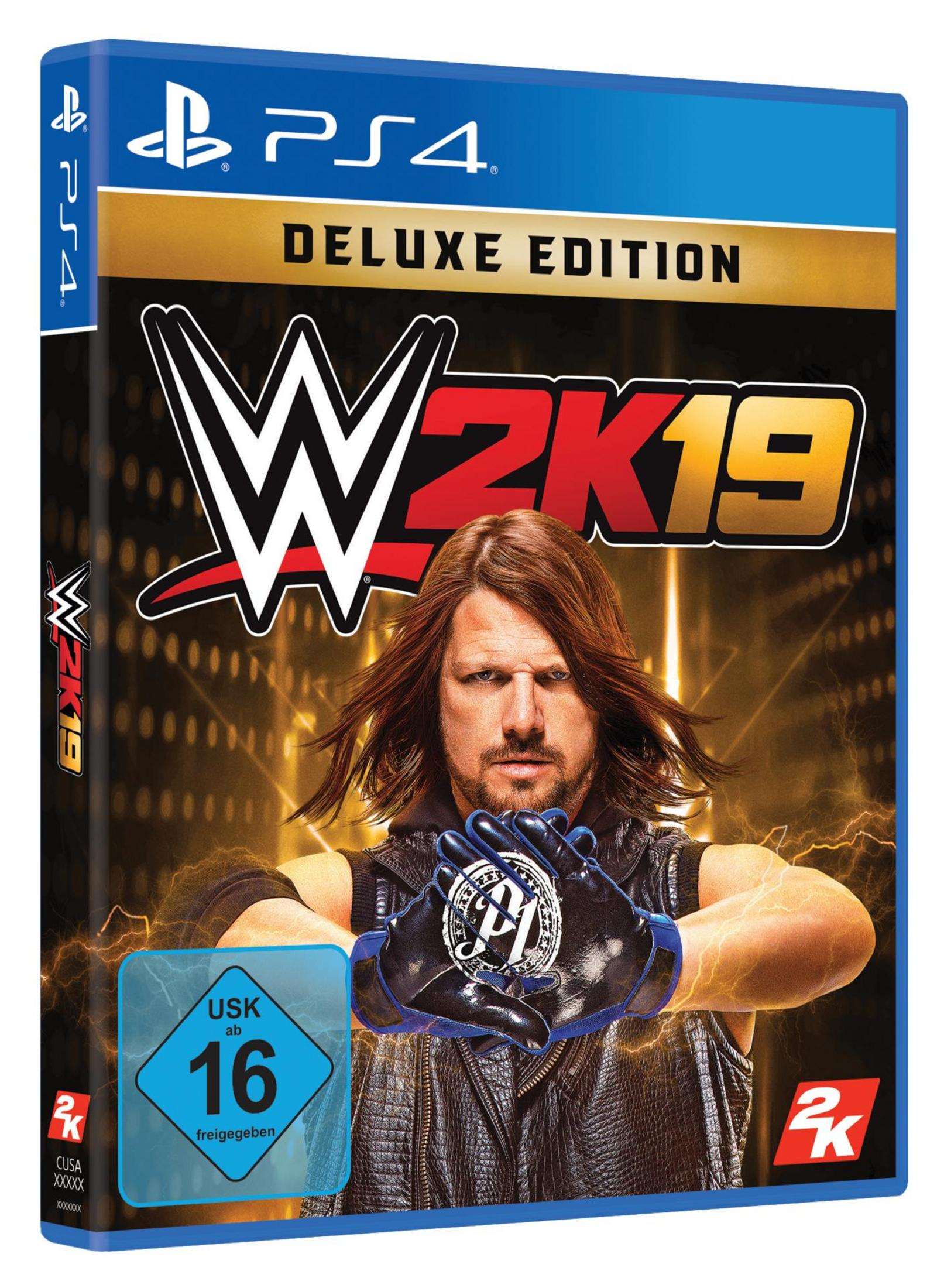 WWE 2K19 Deluxe Edition PS4-Spielcover. AJ Styles ist auf dem Cover. Blauer Hintergrund.