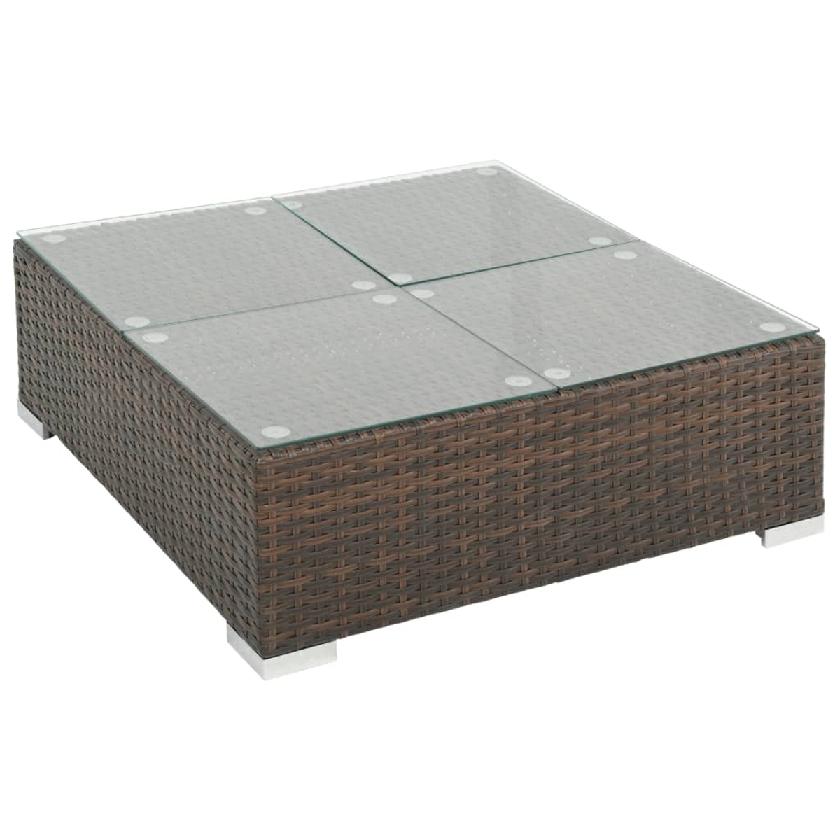 Quadratischer Couchtisch mit Glasplatte und Korbflechtseiten. Silberfüße. Weißer Hintergrund.