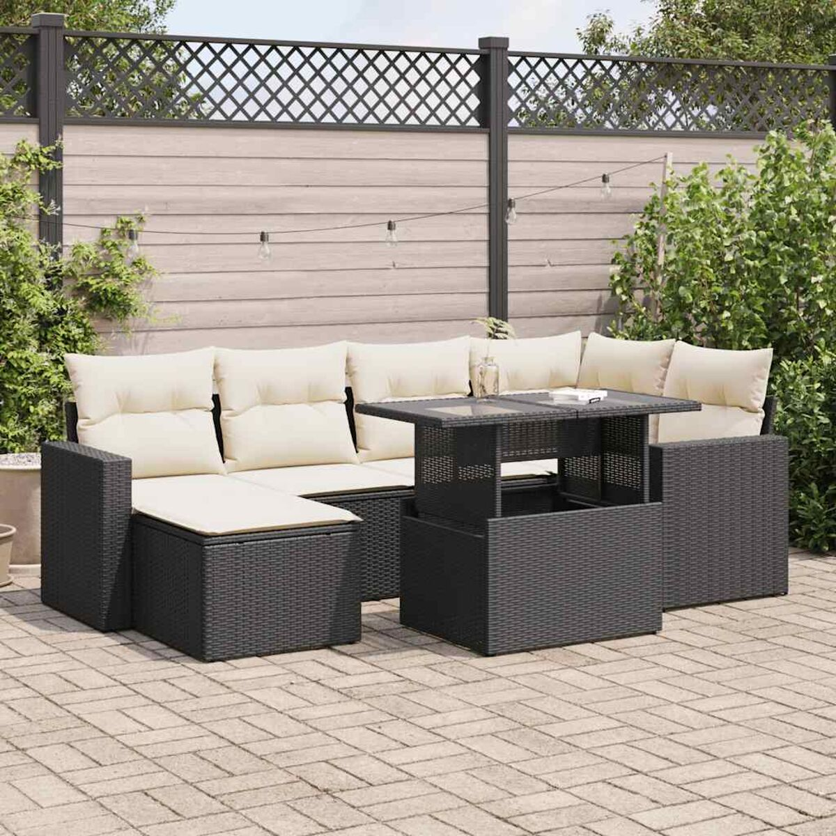 Set patio esterno, rattan grigio scuro con cuscini color crema. Include divano angolare, tavolo e posti a sedere extra.