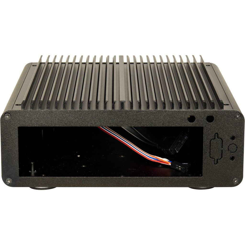 Case PC nero con alette di ventilazione, parte anteriore aperta e cavo multicolore.
