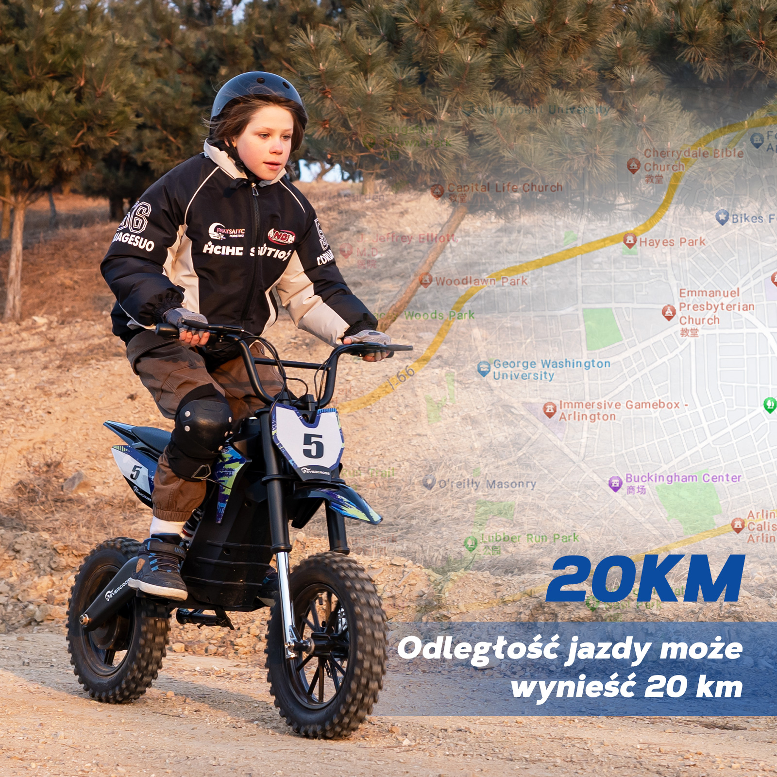 Mały chłopiec jadący motocyklem motocrossowym na polnej ścieżce, z mapą w tle.