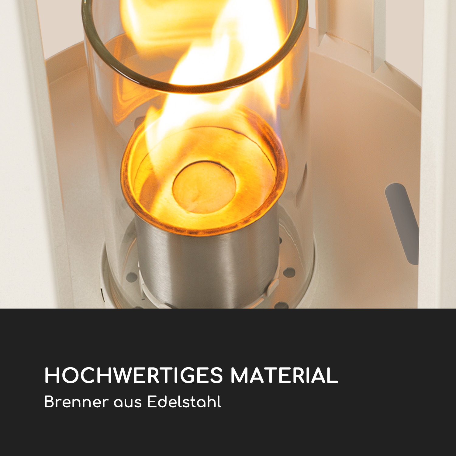 Flamme in weißer Laterne.