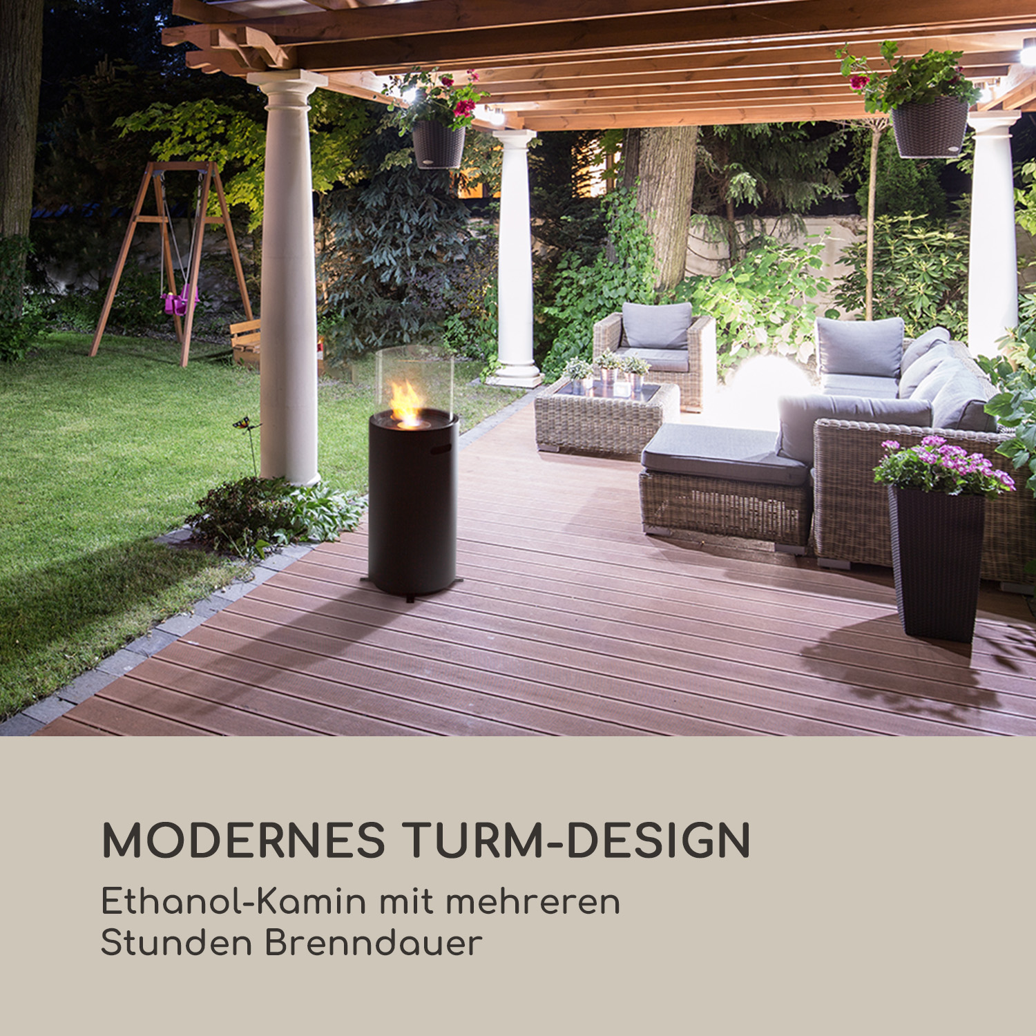 Scena all'aperto con un braciere nero su una terrazza di legno. Il testo sottostante dice 'MODERNES TURM-DESIGN' in tedesco.