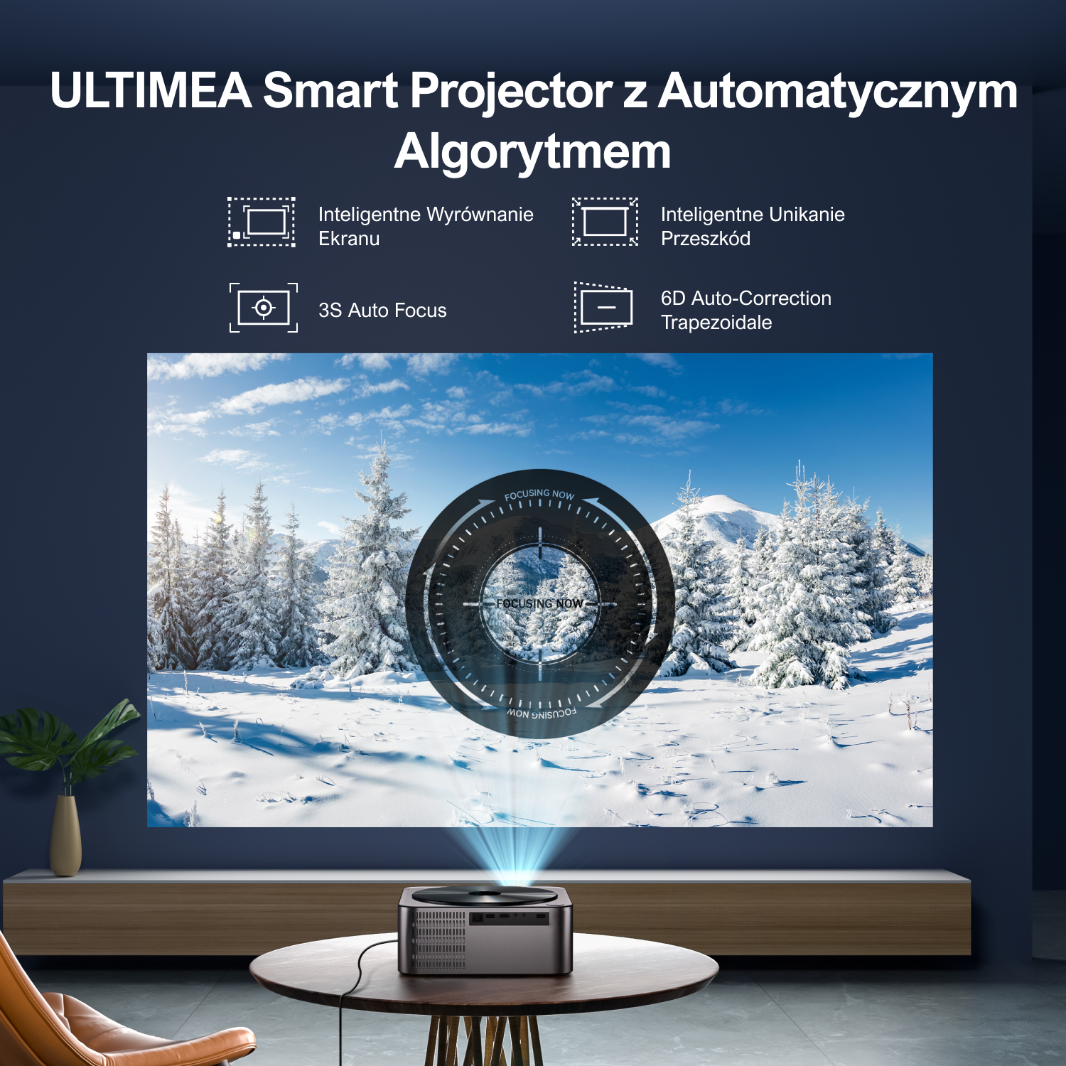 Projektor wyświetlający na ekranie. Scena leśna. Ikony funkcji. Mała roślina w wazonie. Brązowy stół i krzesło. Niebieska ściana.