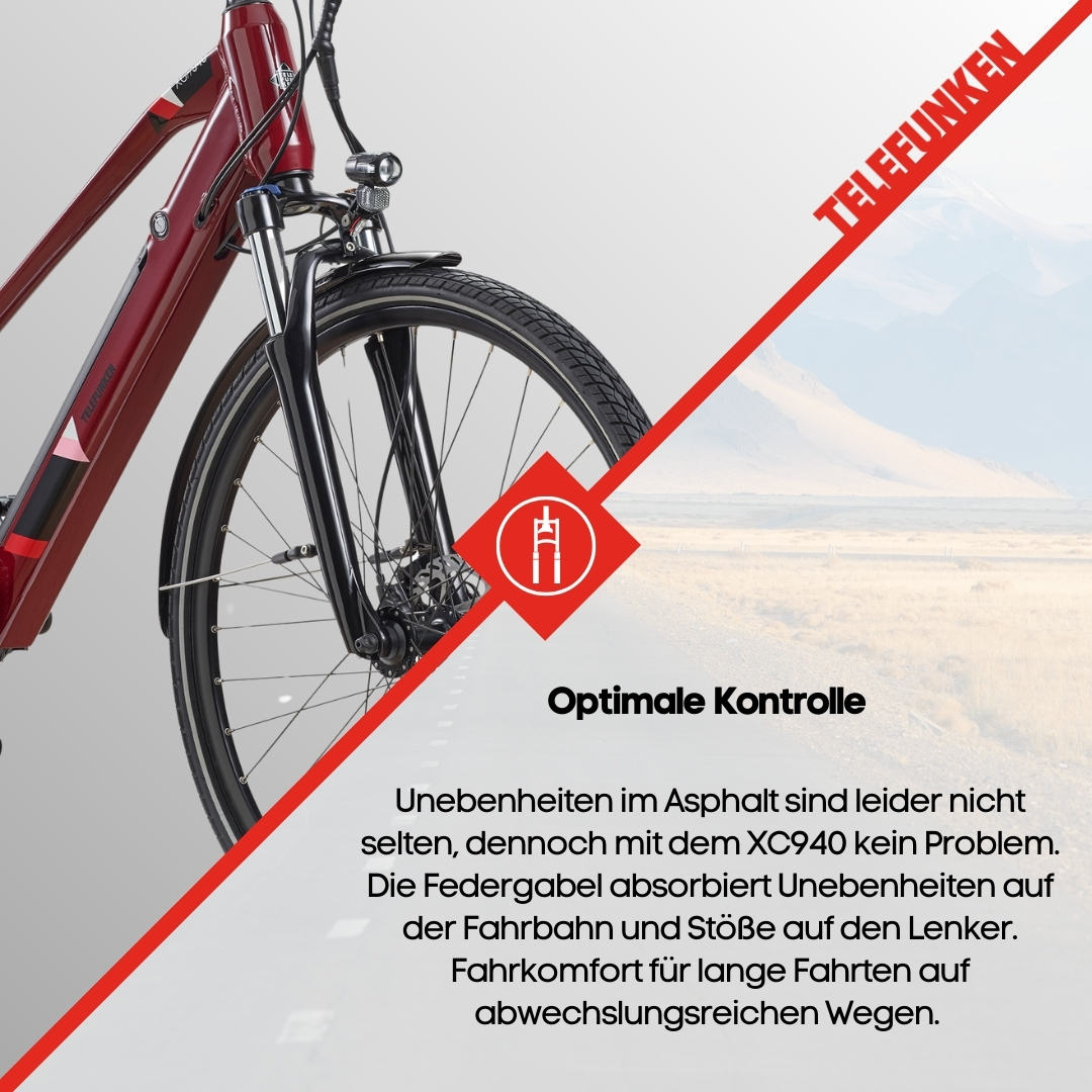 Nahaufnahme des Vorderrads eines roten Elektrofahrrads mit Text.