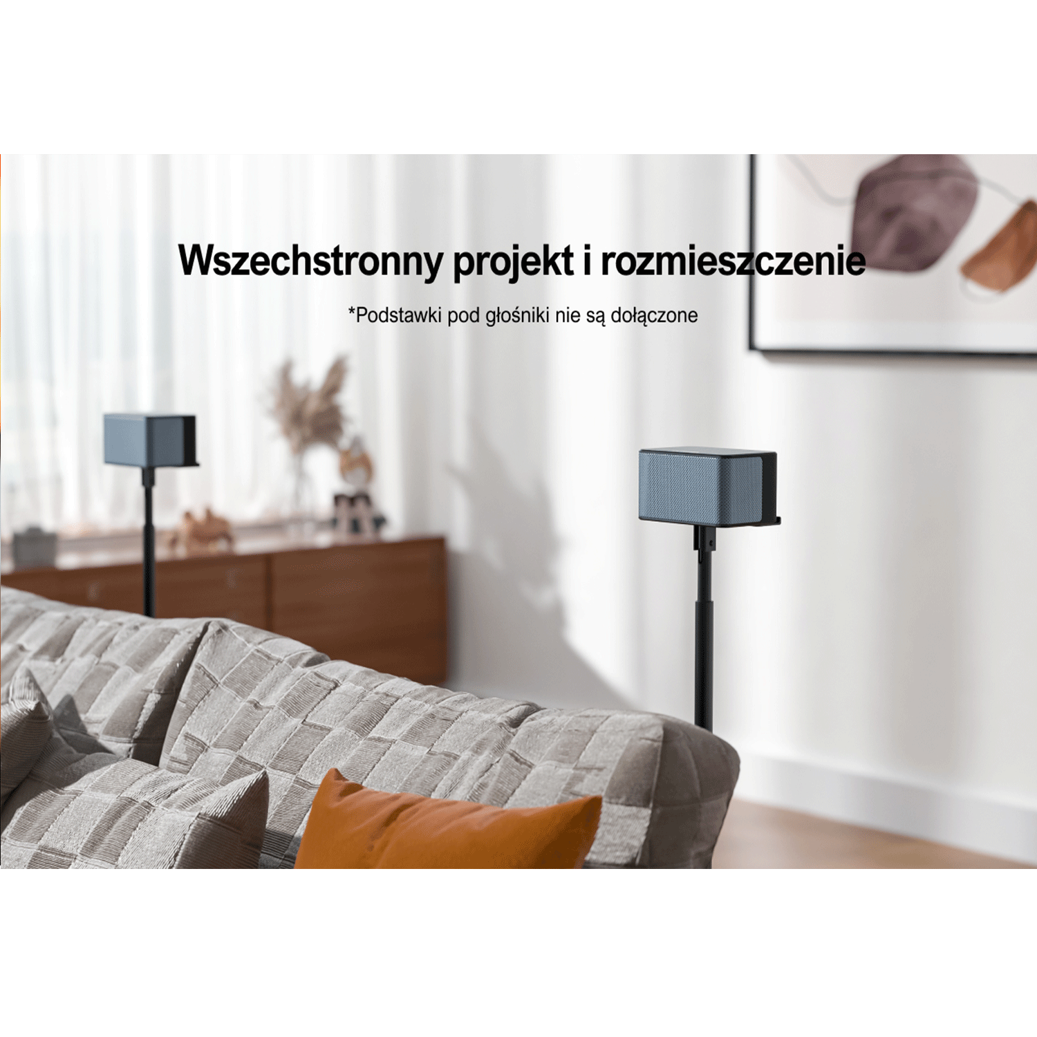 Dwa głośniki na stojakach w salonie. Tekst: Wszechstronny design i rozmieszczenie. *Stojaki nie są dołączone.
