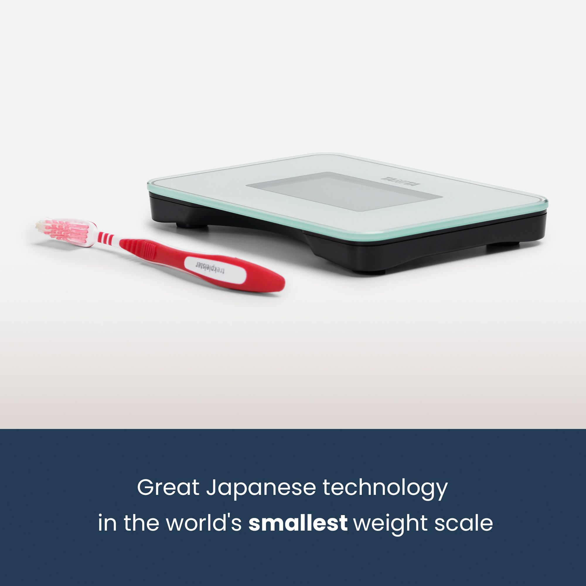 Weegschaal en rood-witte tandenborstel. Tekst: Geweldige Japanse technologie in 's werelds kleinste weegschaal.